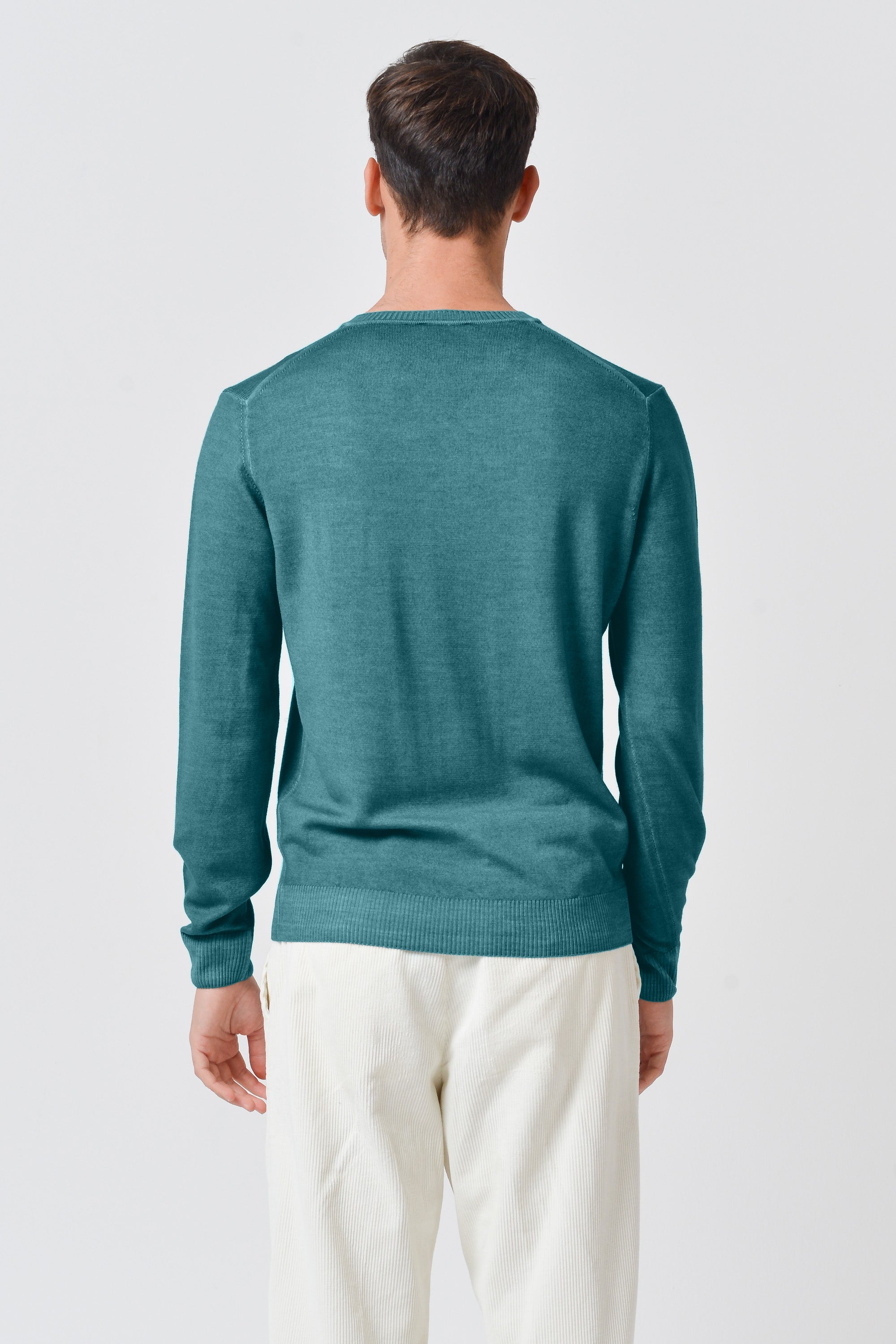 Wick - Extrafine Merino Wool V-Neck Sweater - Holly