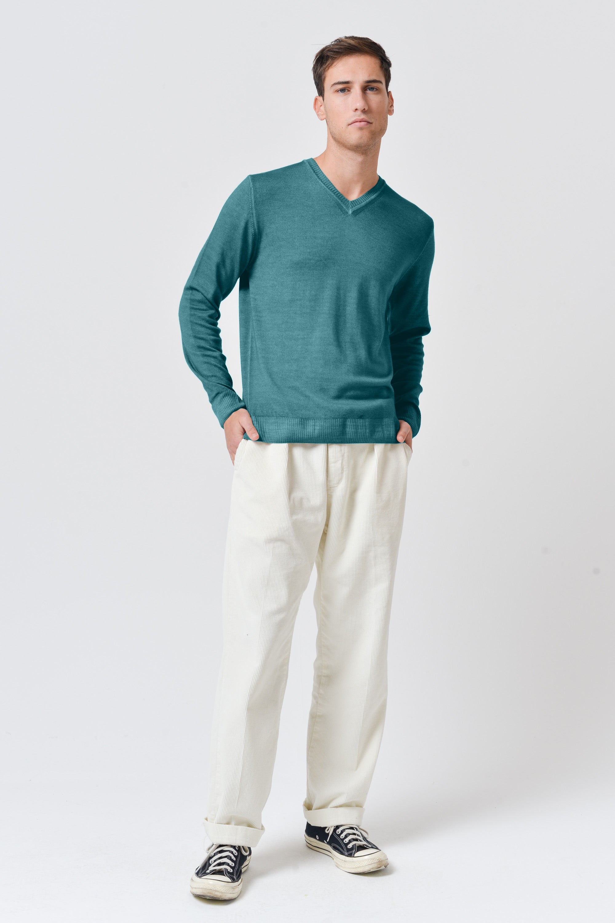 Wick - Extrafine Merino Wool V-Neck Sweater - Holly