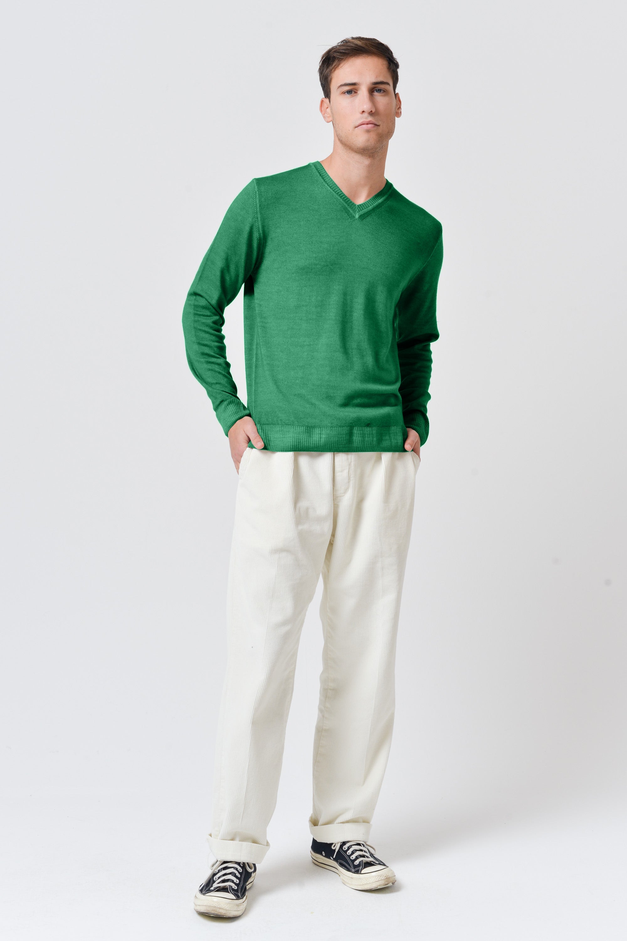Wick - Extrafine Merino Wool V-Neck Sweater - Verde Irlanda