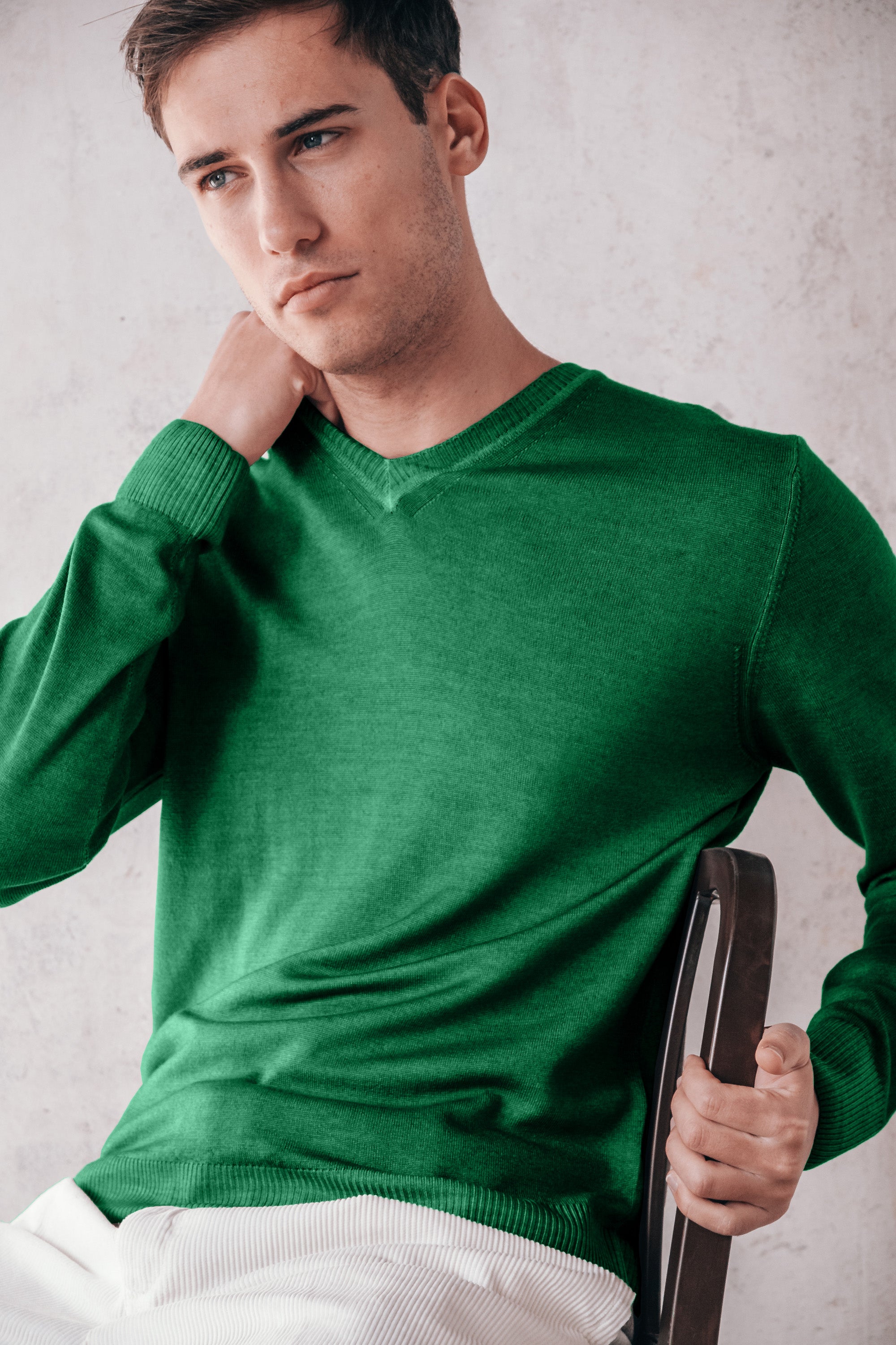 Wick - Extrafine Merino Wool V-Neck Sweater - Verde Irlanda