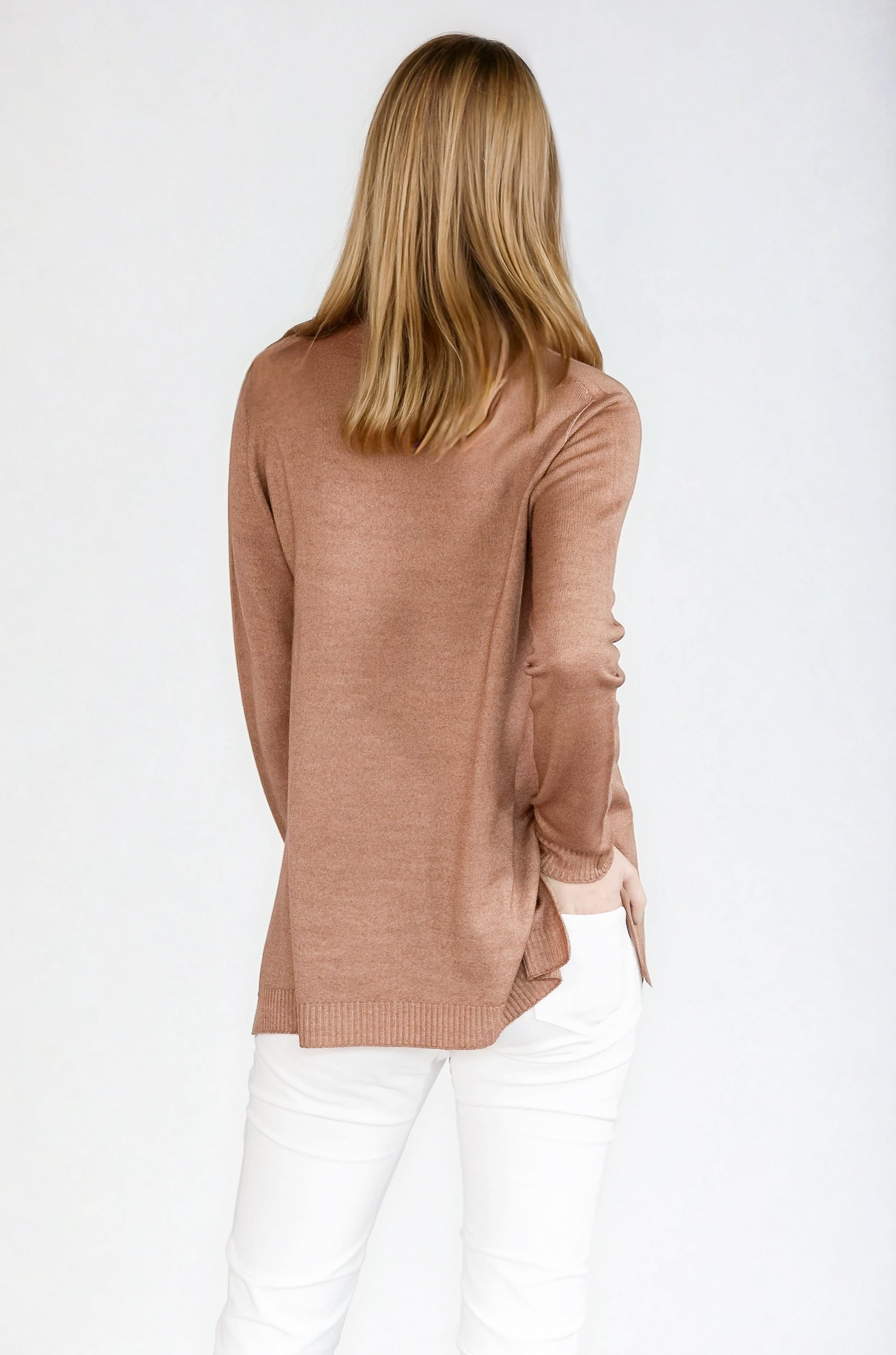 Ebost V-Neck Sweater - Wood