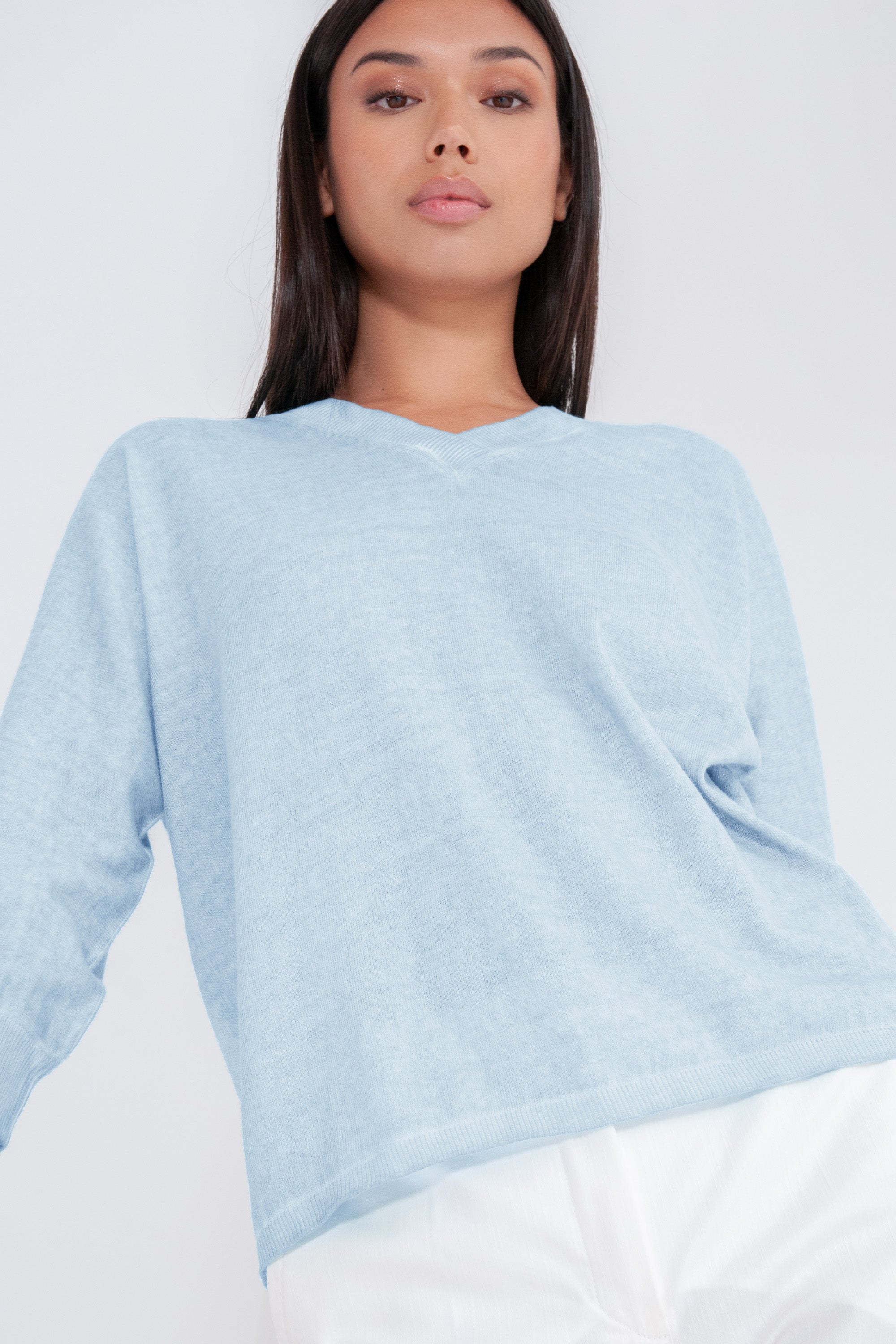 Anna V-Neck - Aria