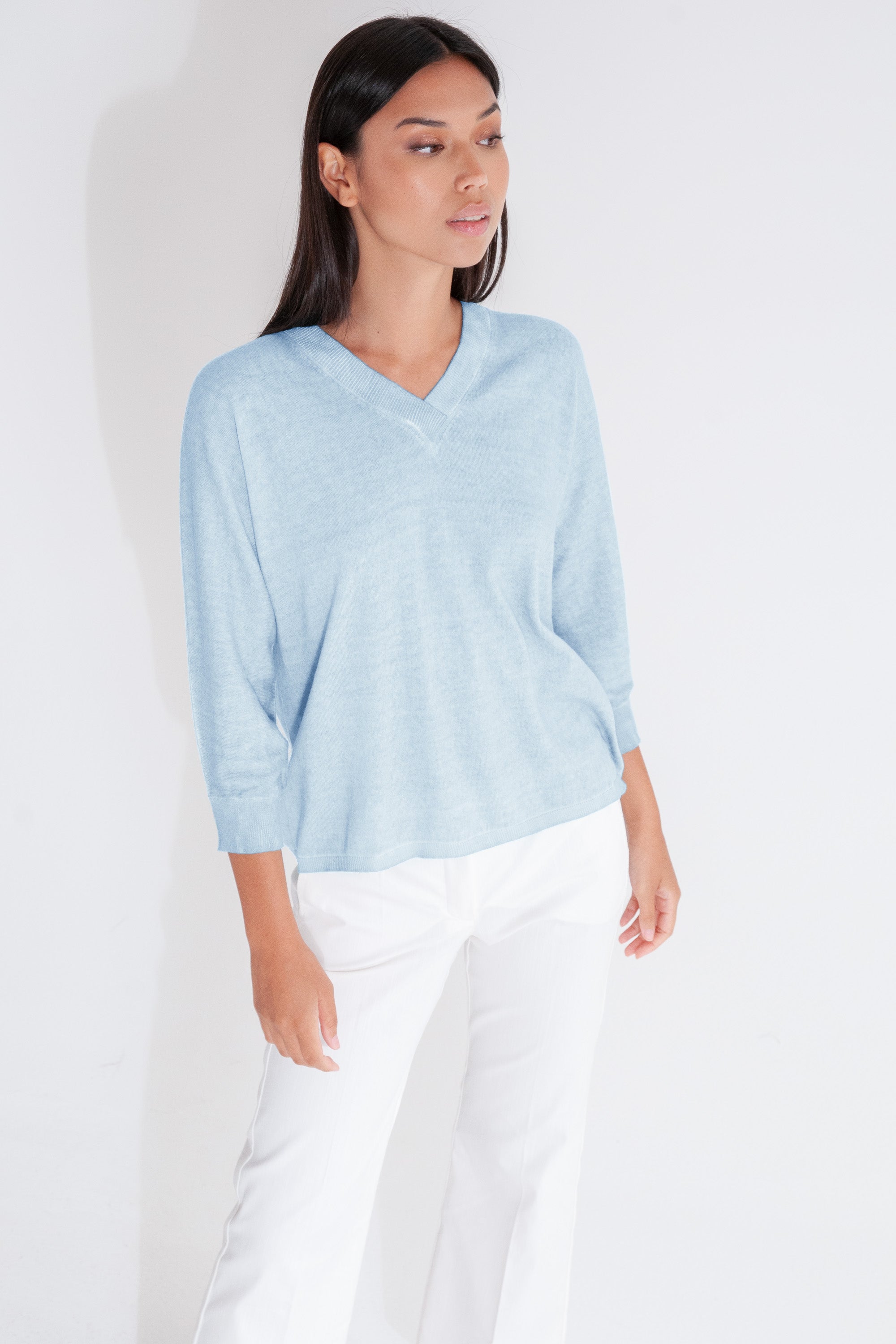 Anna V-Neck - Aria