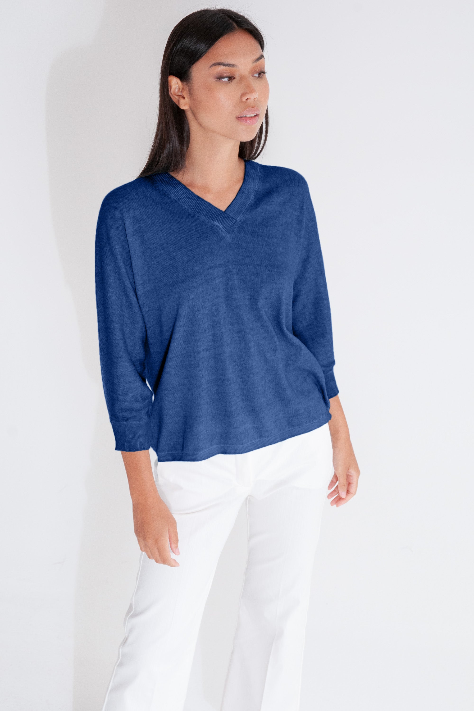 Anna V-Neck - Pacific