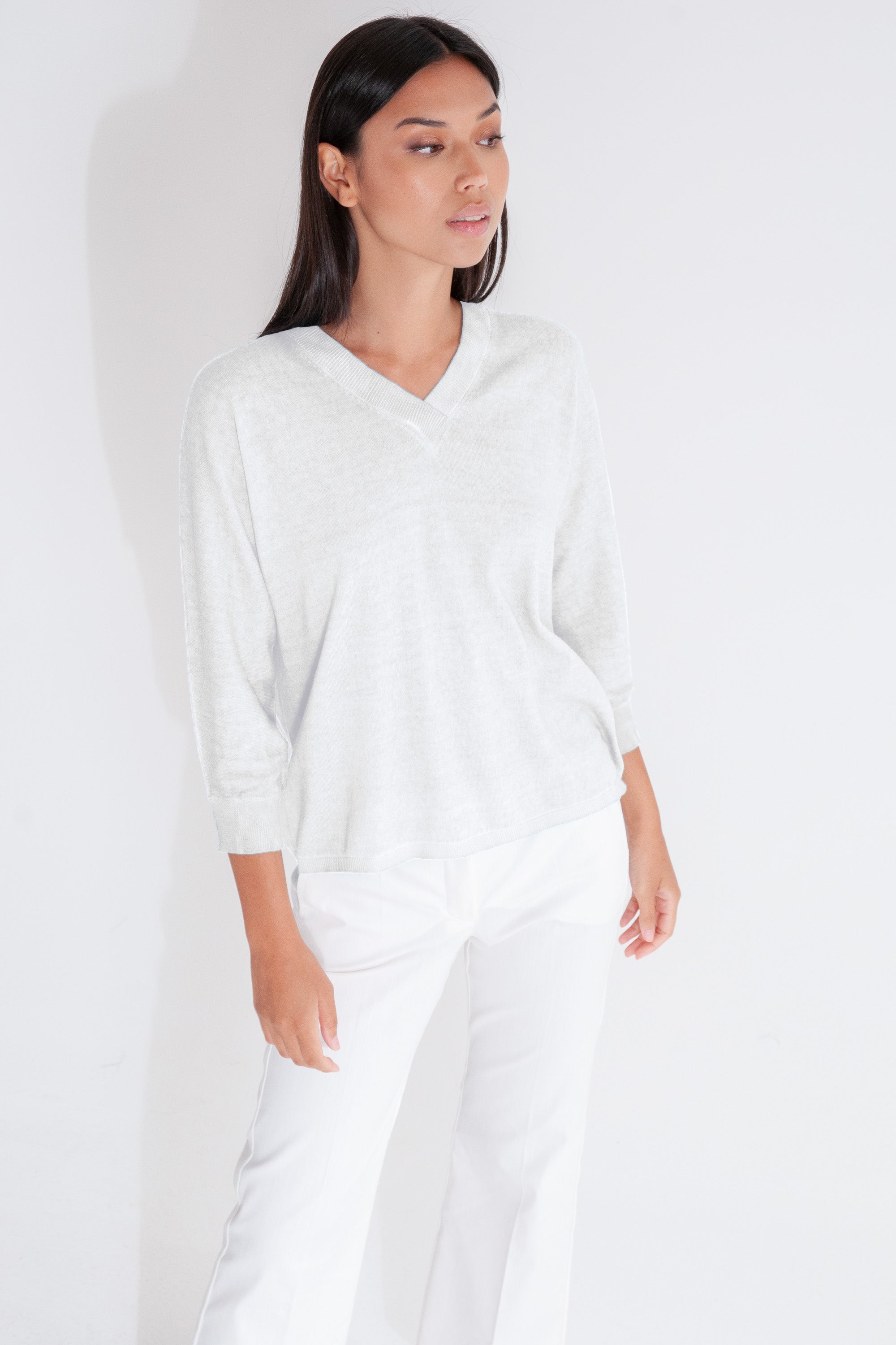 Anna V-Neck - White