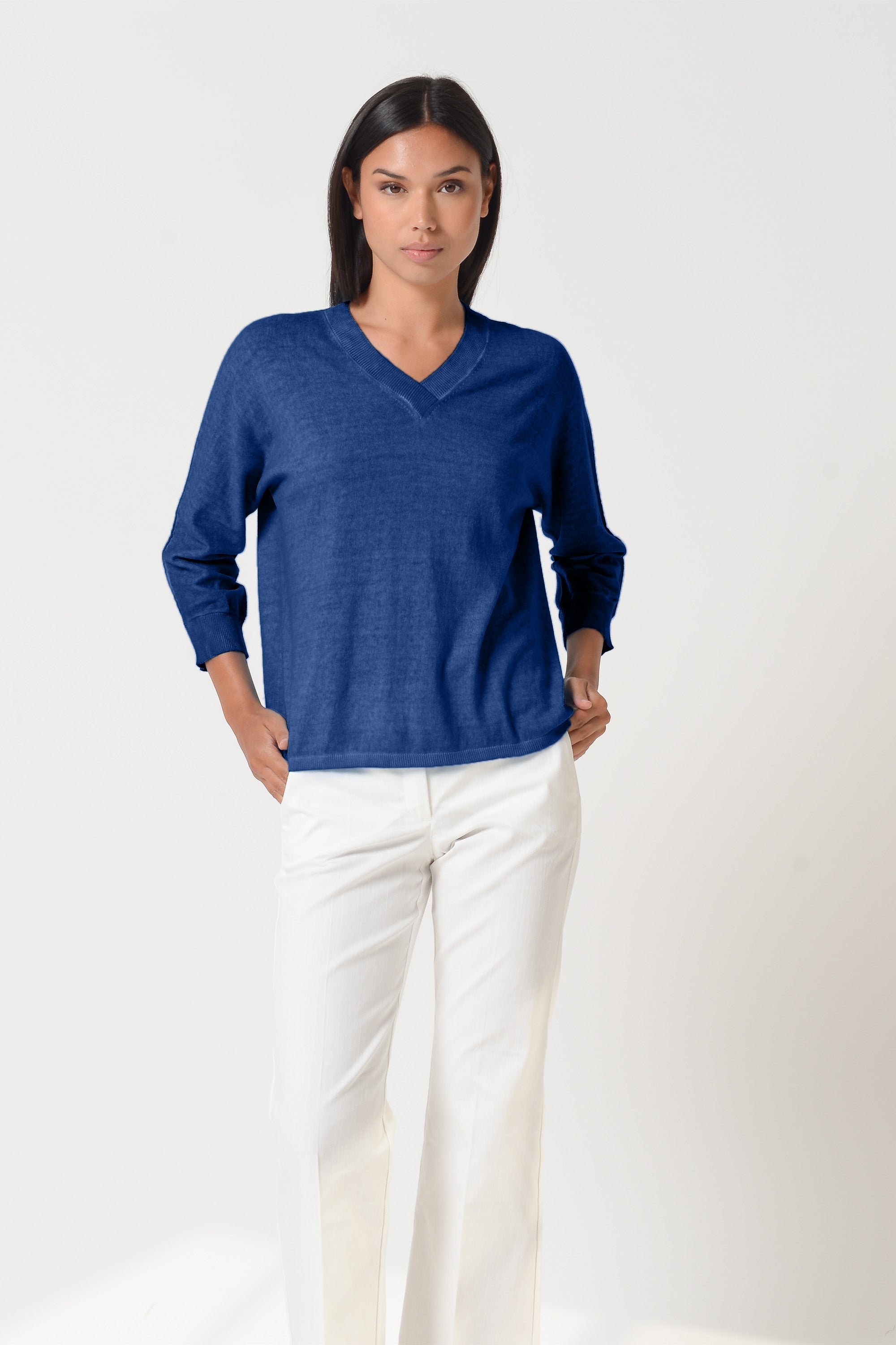 Anna V-Neck - Pacific