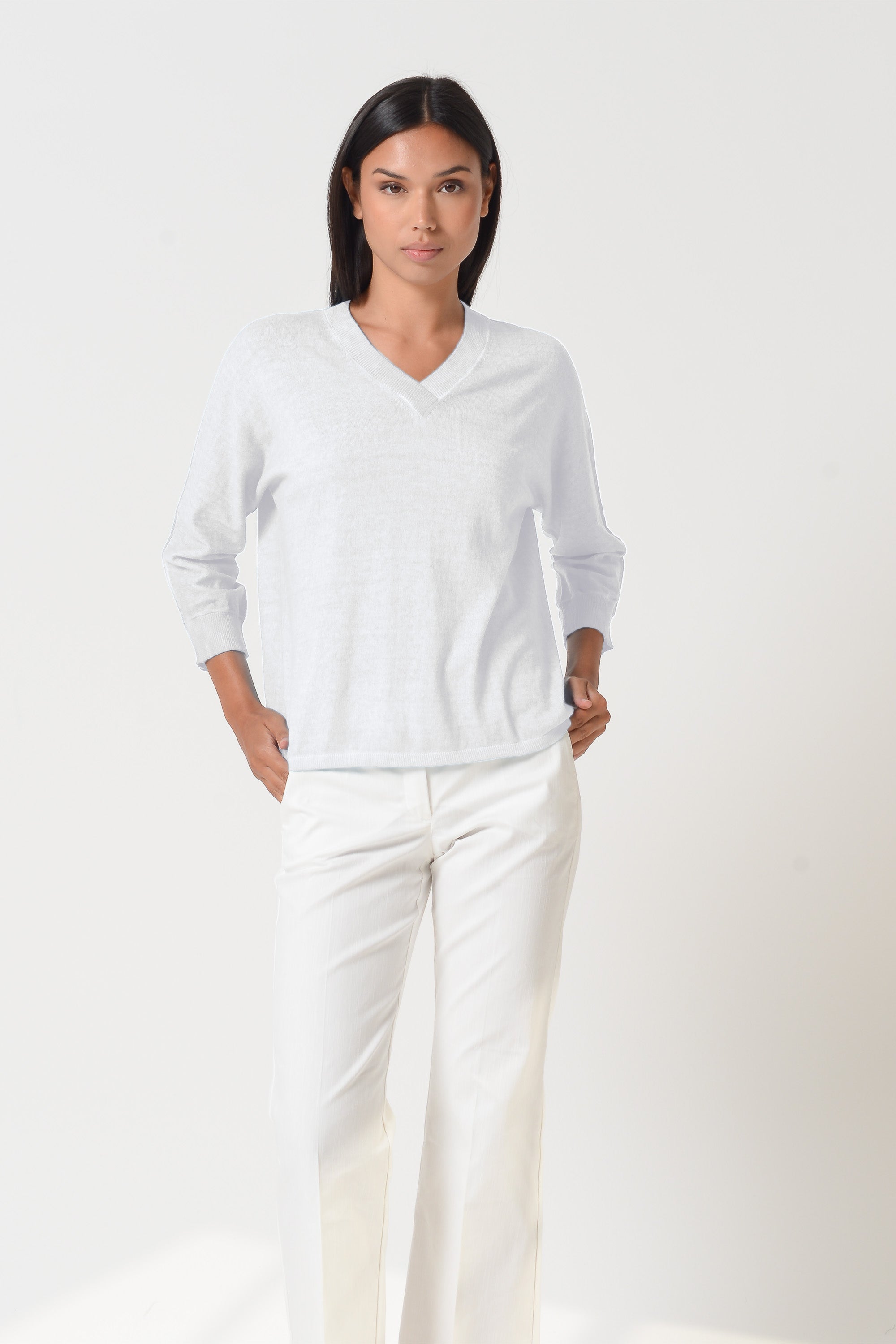 Anna V-Neck - White