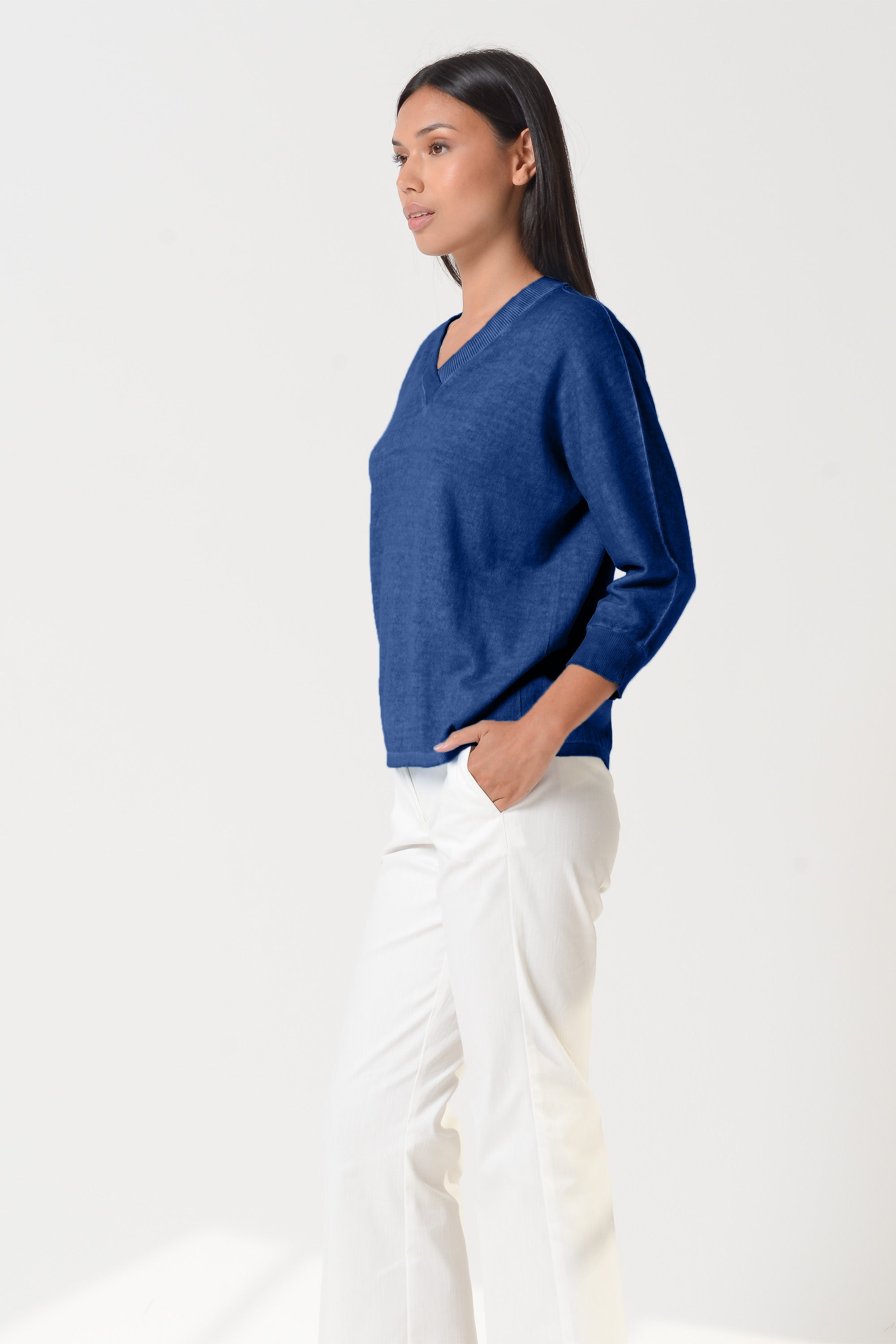 Anna V-Neck - Pacific