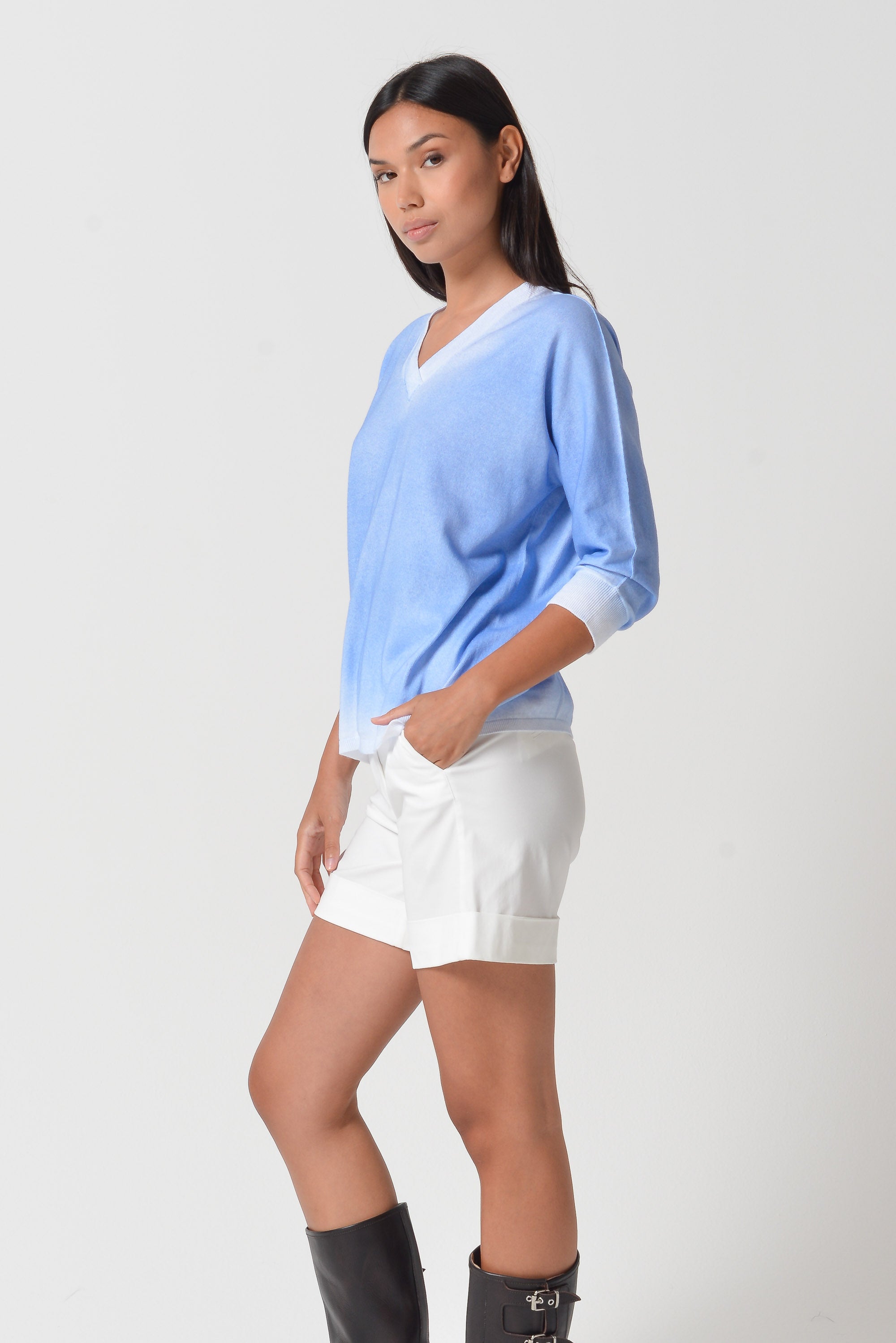 Anna V-Neck Spray Art - Bay