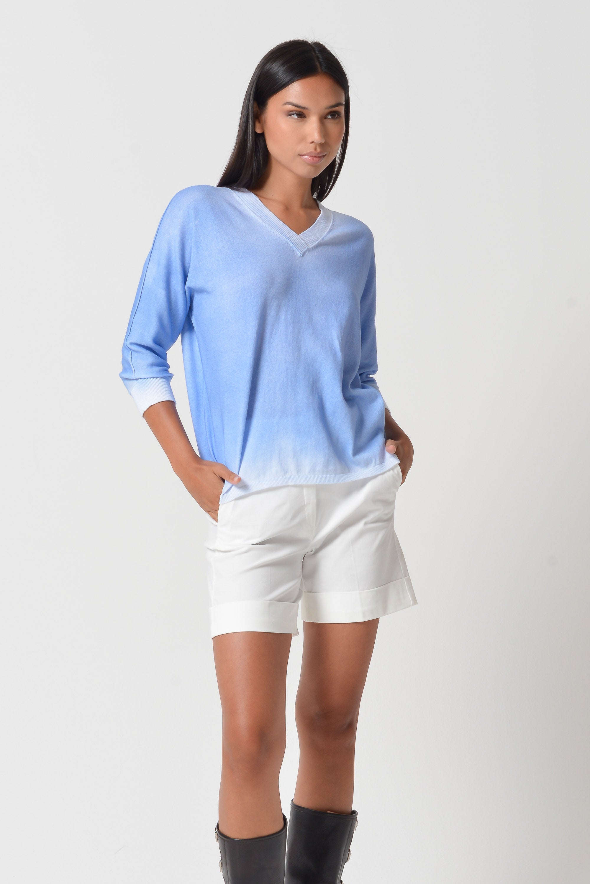 Anna V-Neck Spray Art - Bay