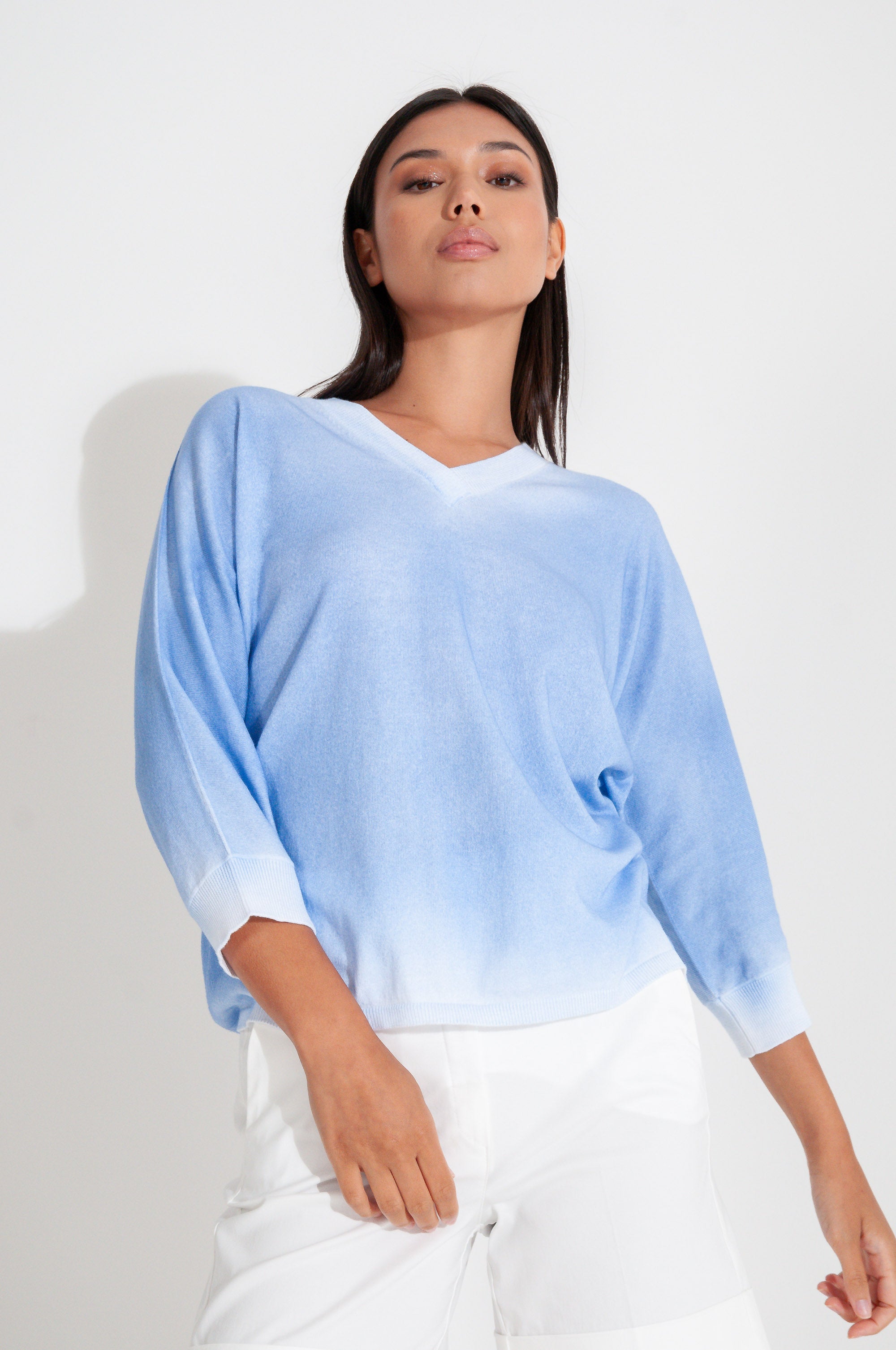 Anna V-Neck Spray Art - Bay