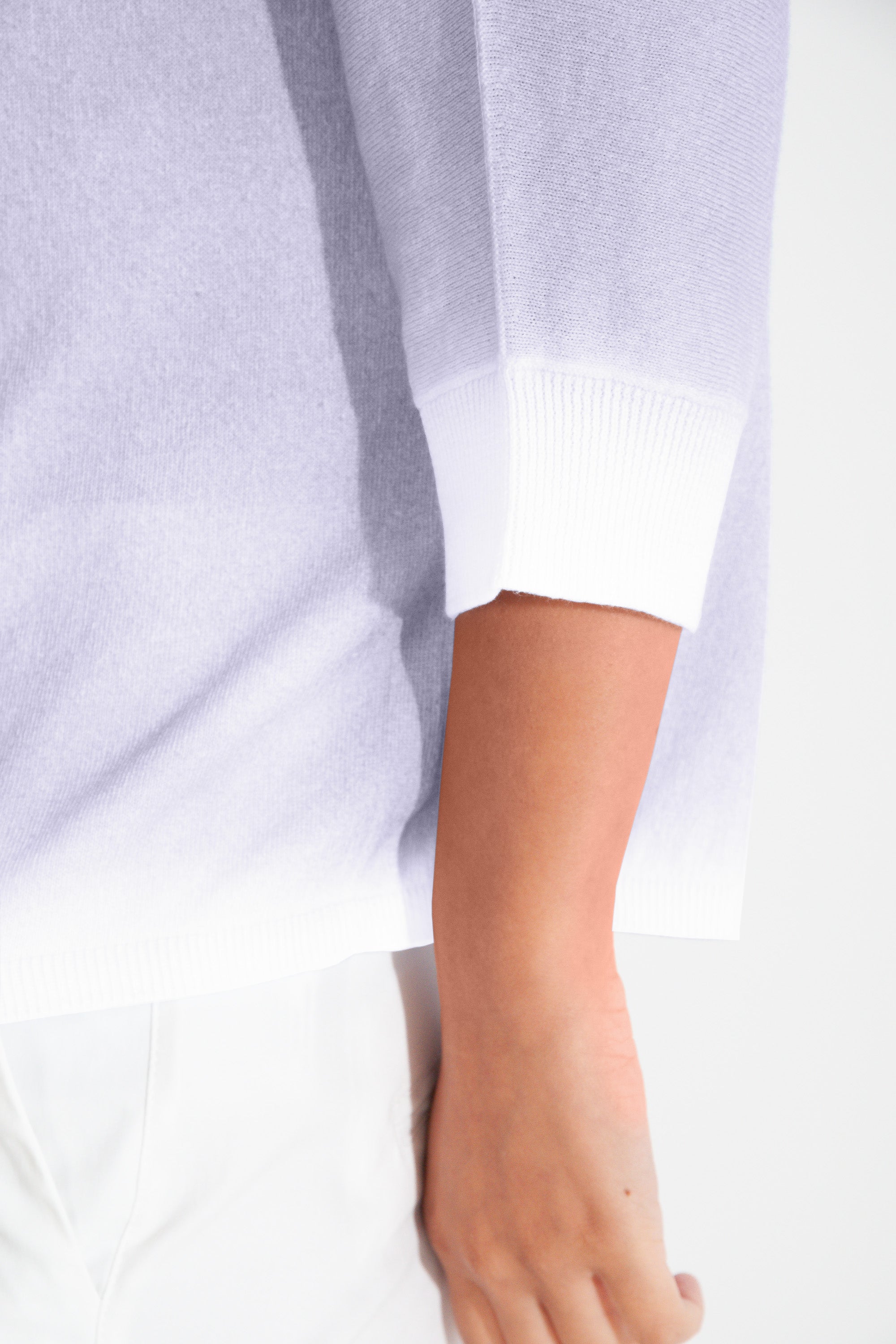 Anna V-Neck Spray Art - Lilac