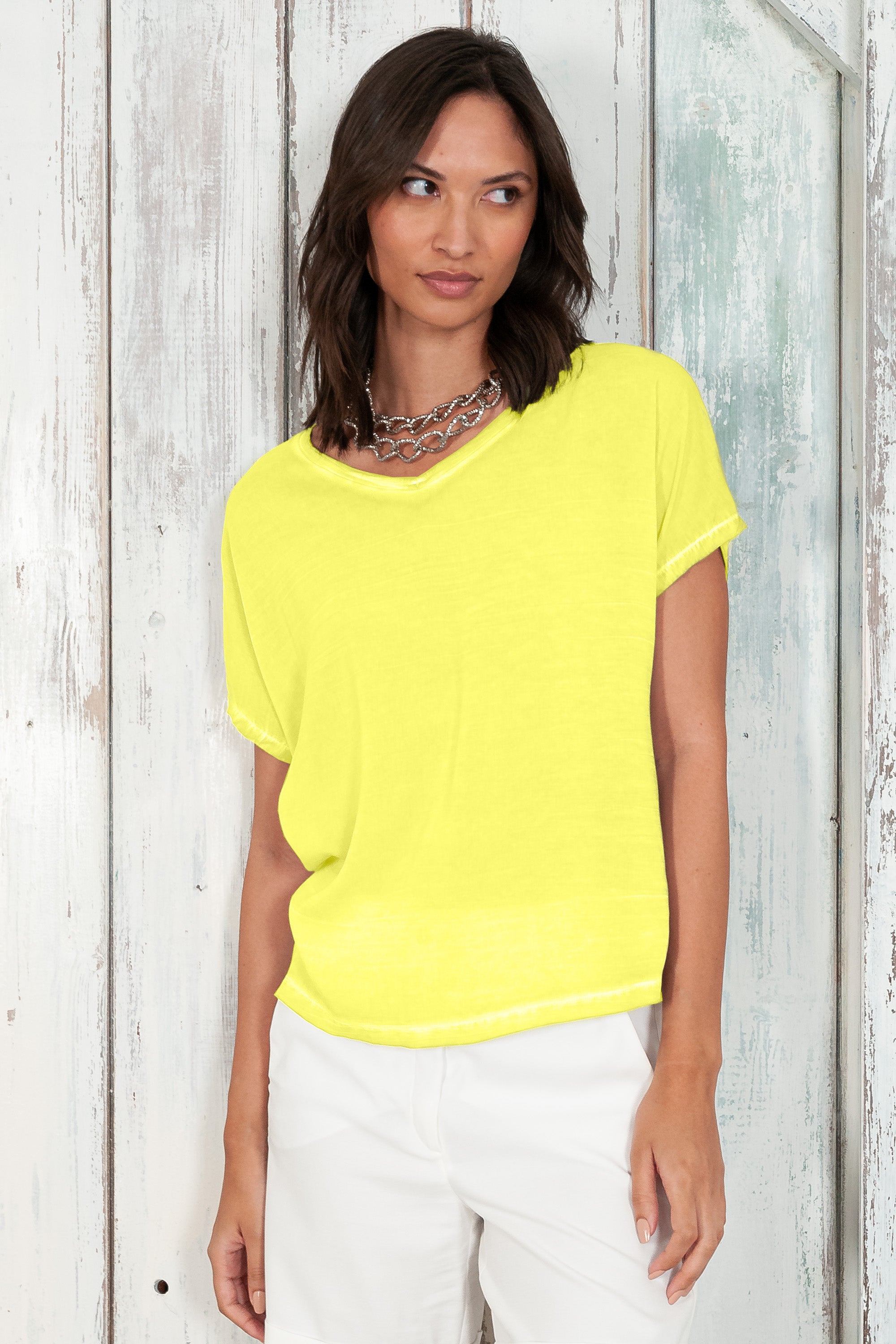 Vado T-Shirt - Women's Crewneck T-Shirt - Lime