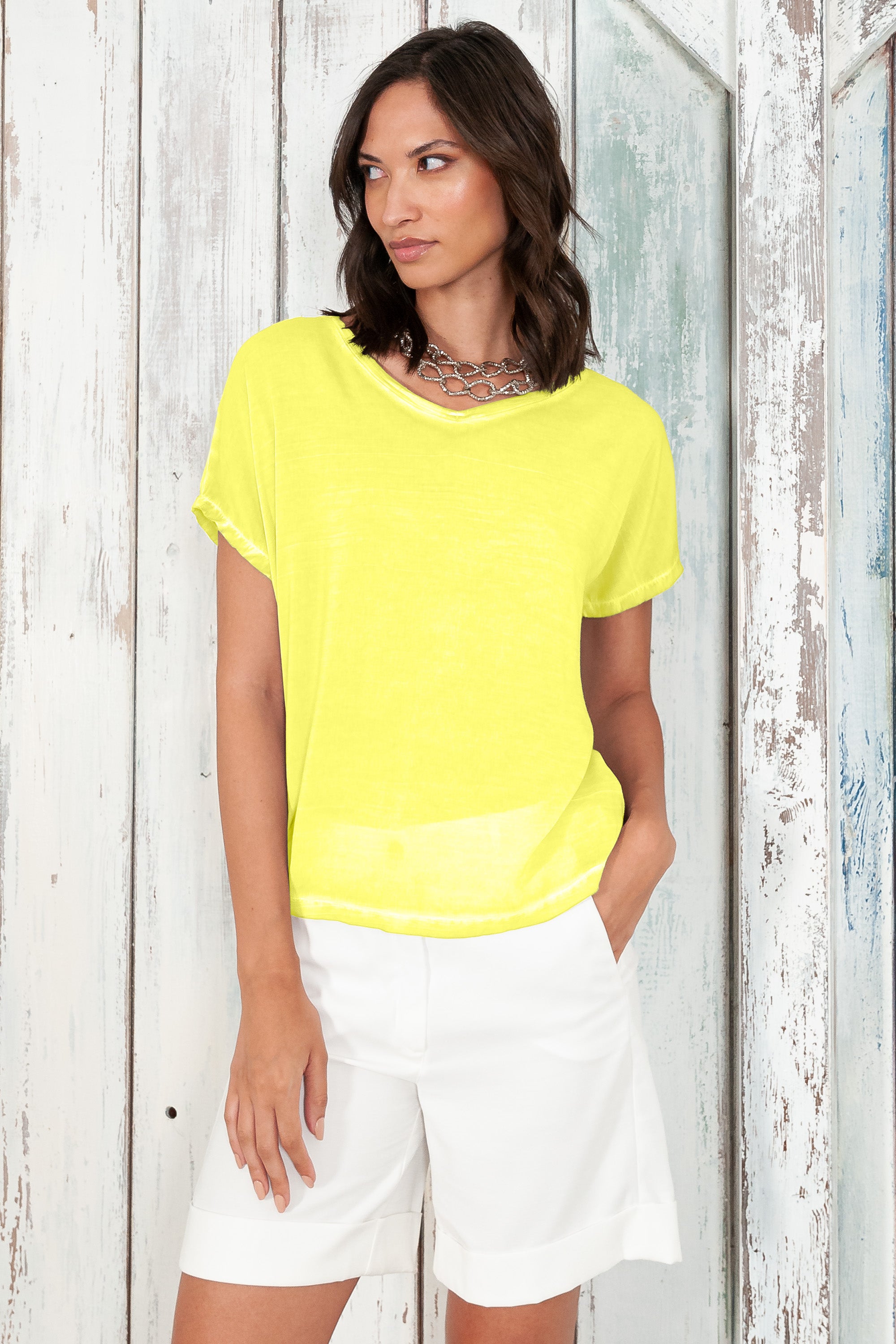 Vado T-Shirt - Women's Crewneck T-Shirt - Lime