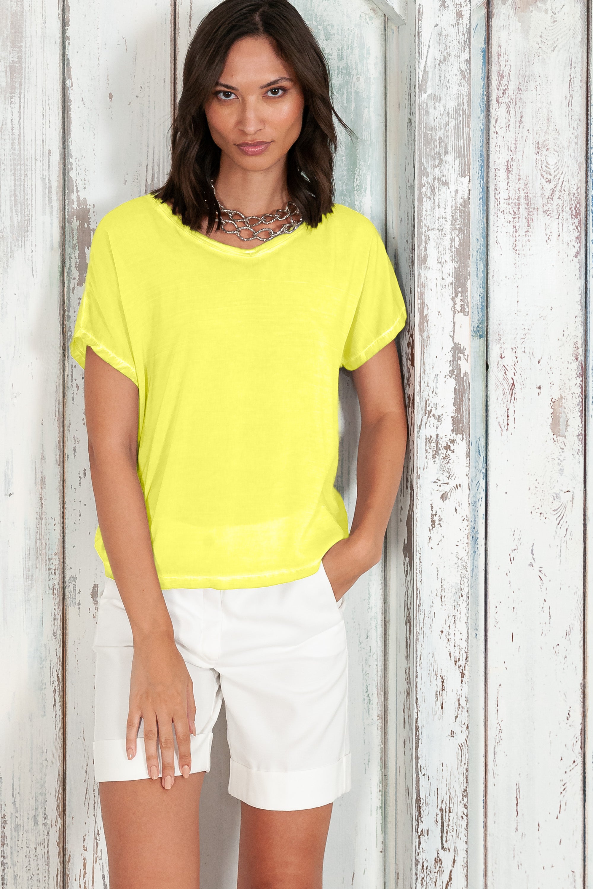 Vado T-Shirt - Women's Crewneck T-Shirt - Lime
