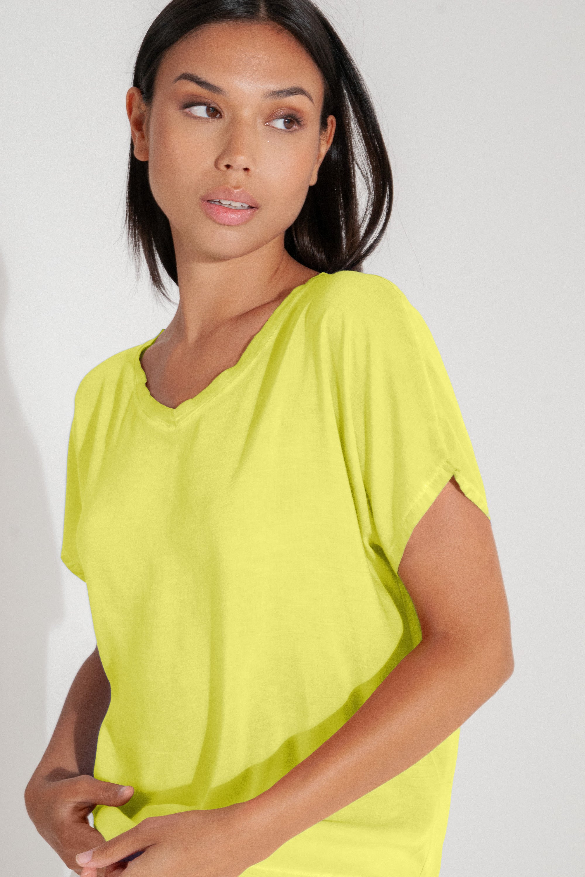 Vado T-Shirt - Women's Crewneck T-Shirt - Lime