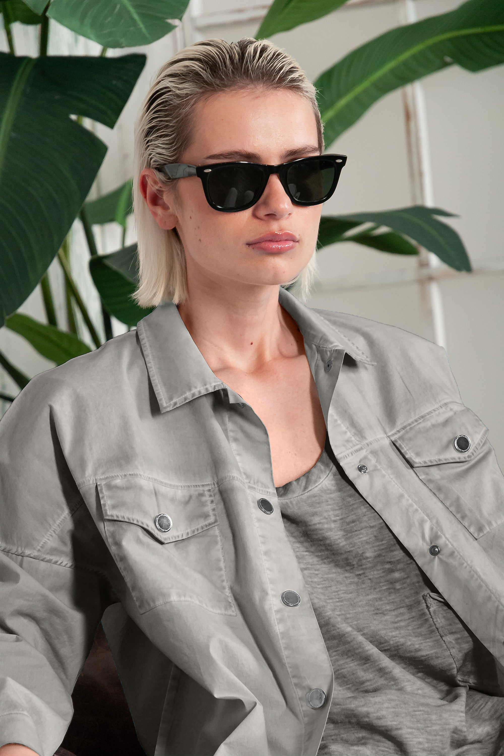 Villa Jacket - Women's Poplin Jacket - Dolphin