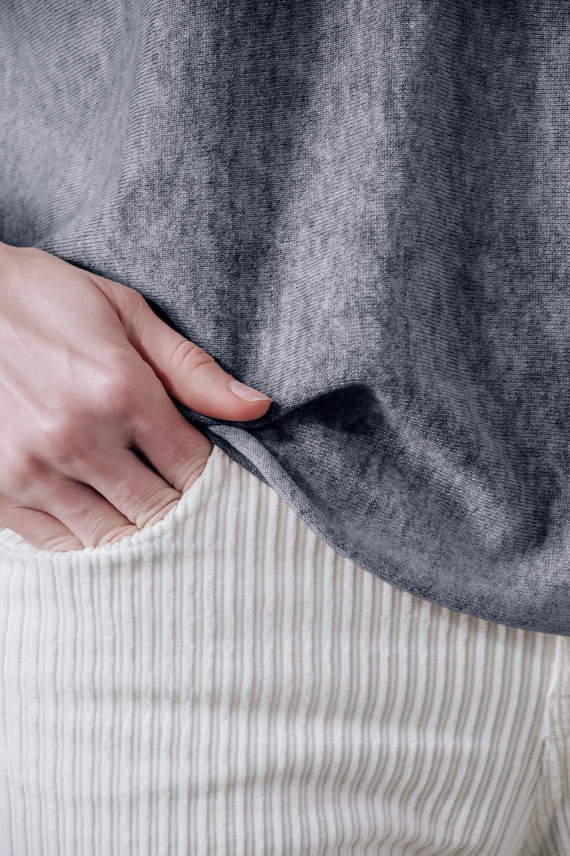 Kella Frost Art - Navy