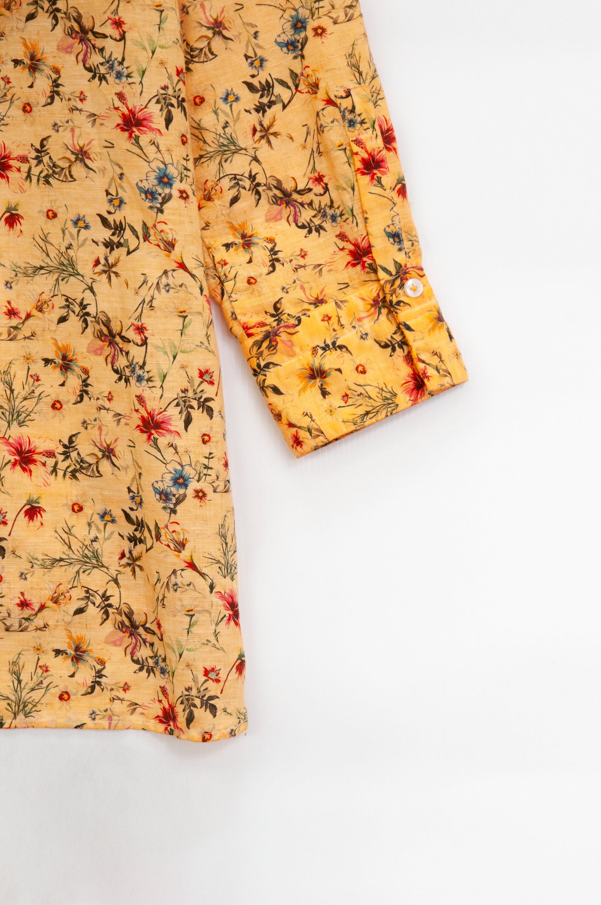 Asia Shirt in Flower in Apricot