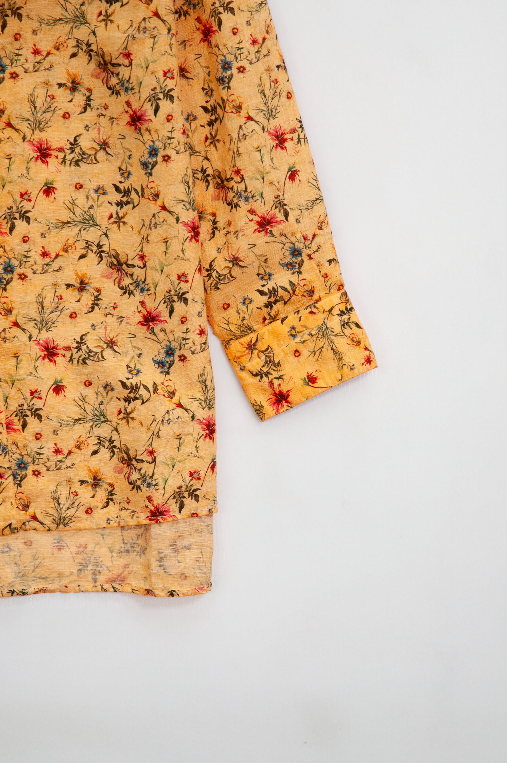 Asia Shirt in Flower in Apricot