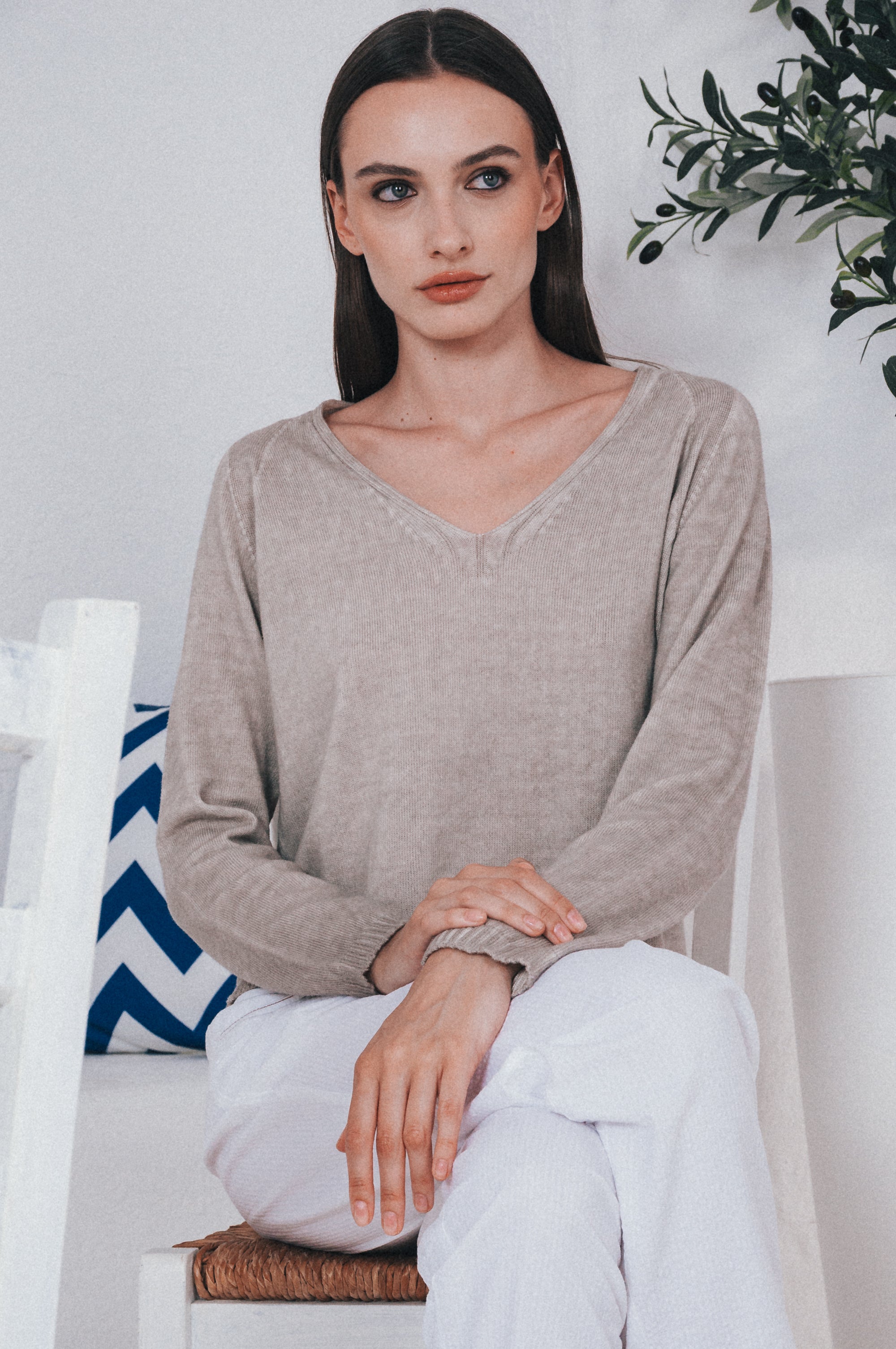 Veronica V Knit - Canapa