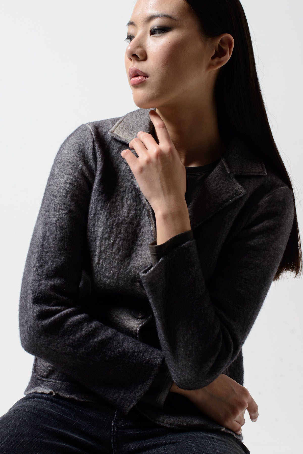 Evie Blazer Spray Art - Basalt