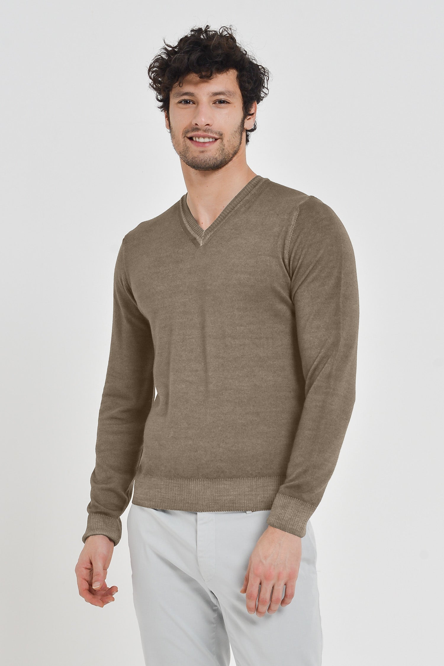 Wick - Extrafine Merino Wool V-Neck Sweater - Castoro