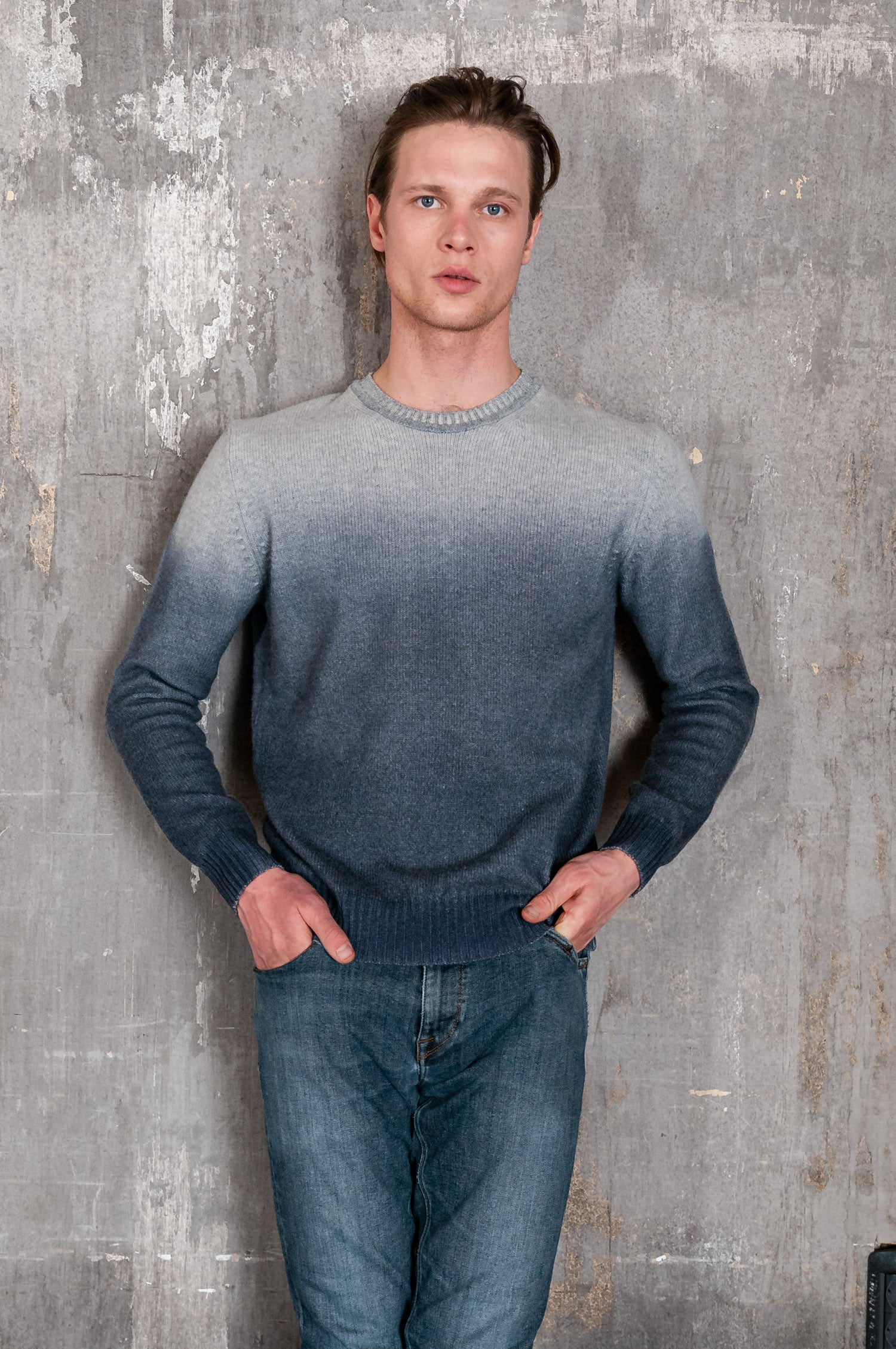 Holden Gradient Sweater - Navy