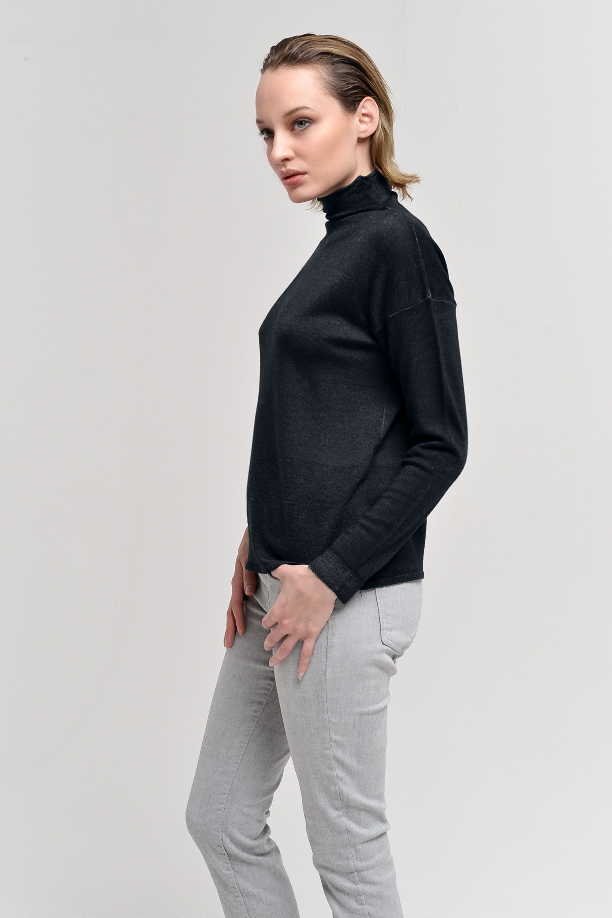Dess Sweater - Basalt