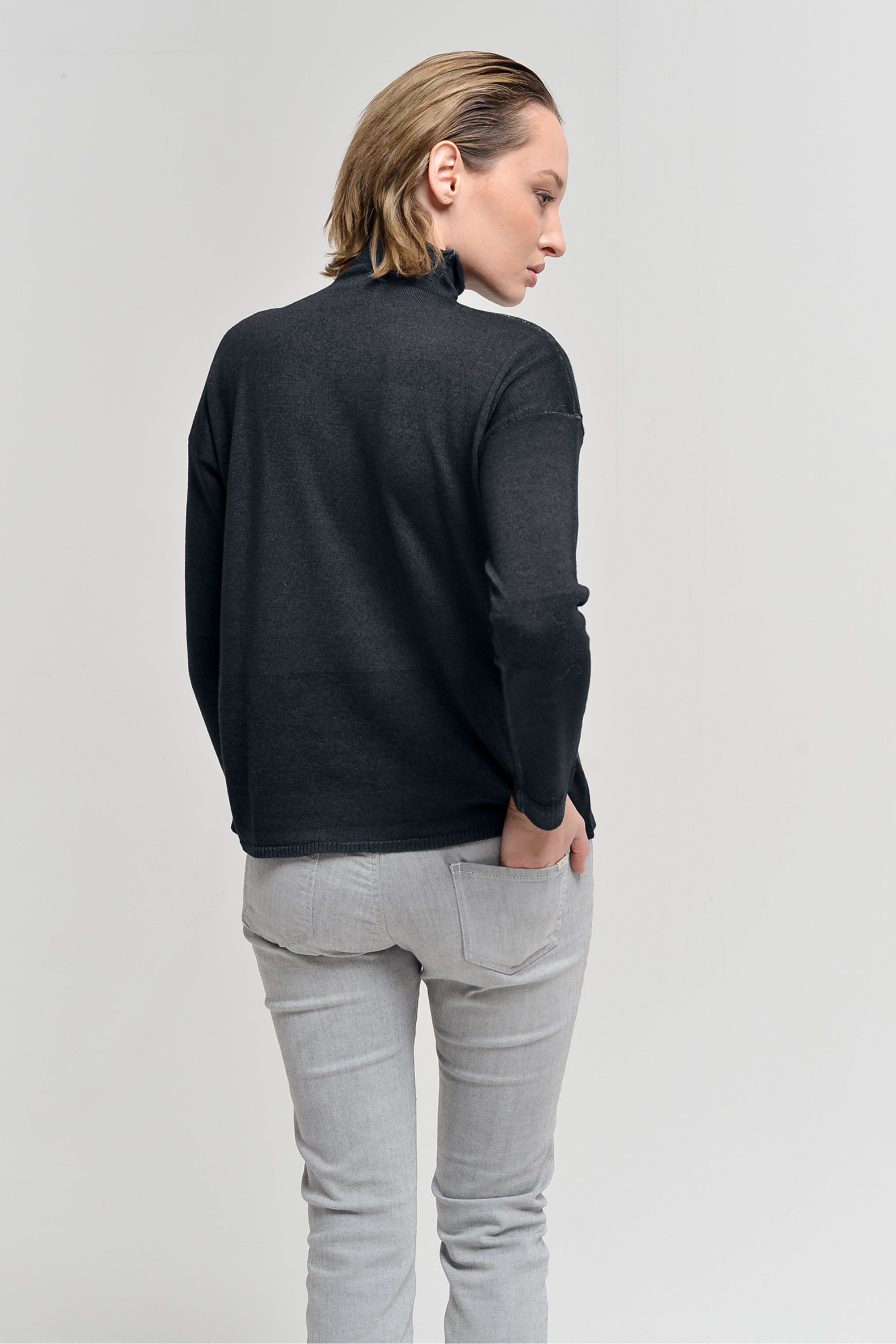Dess Sweater - Basalt