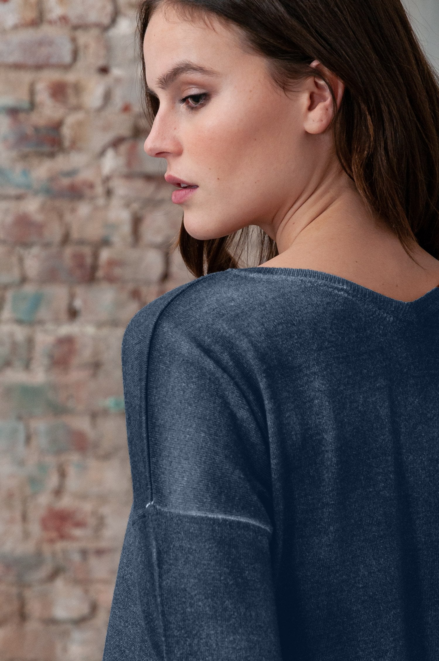 Echt Navy - Double-V Jumper - Sweaters