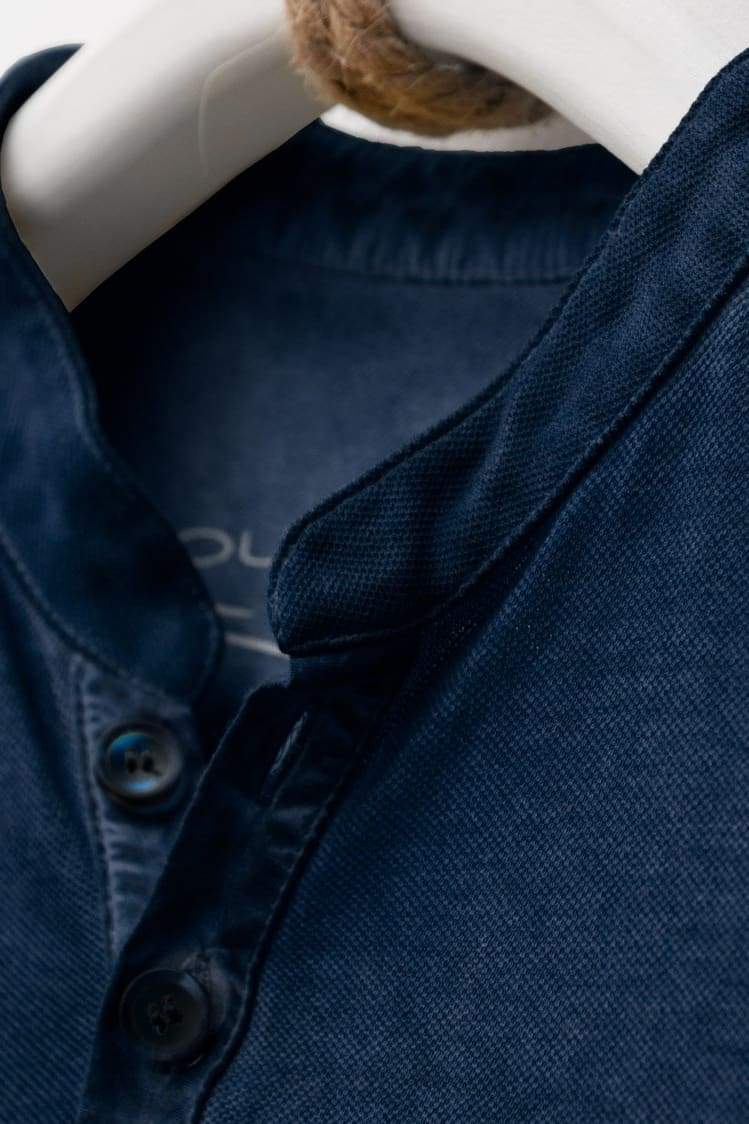 Short-Sleeve Henley in Navy Blue - T-Shirt
