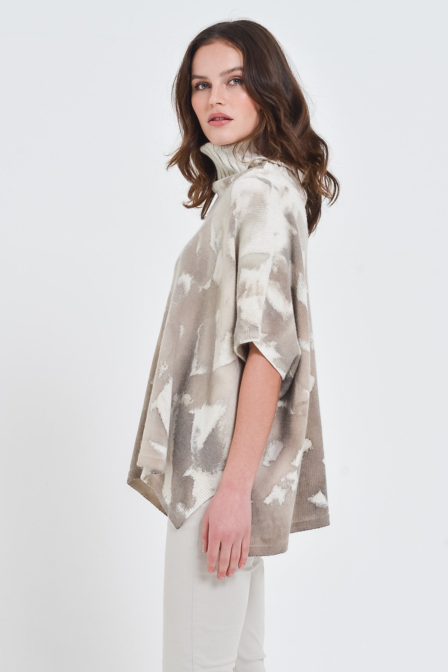 Scalpay Desert Storm - Cashmere Merino Cape - O/S - Sweaters