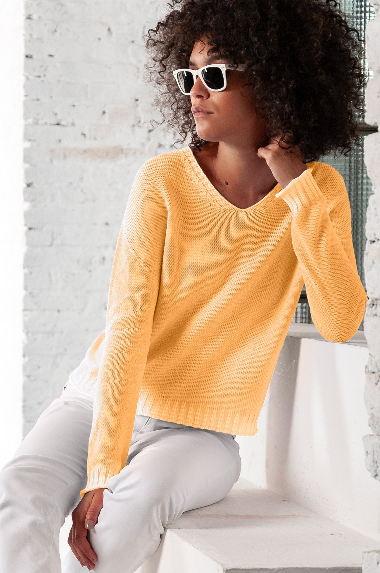 Spray Art Cogo V Knit in Sundance - Sweaters