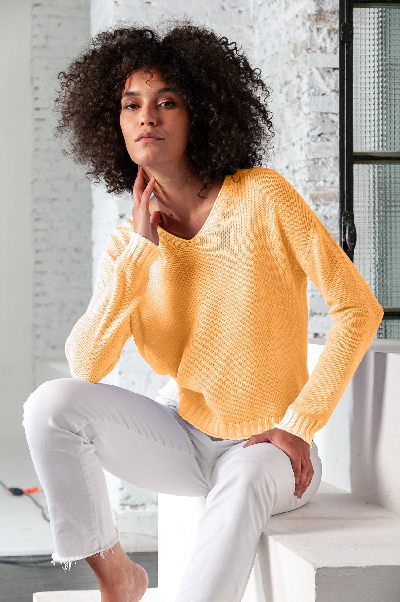Spray Art Cogo V Knit in Sundance - Sweaters