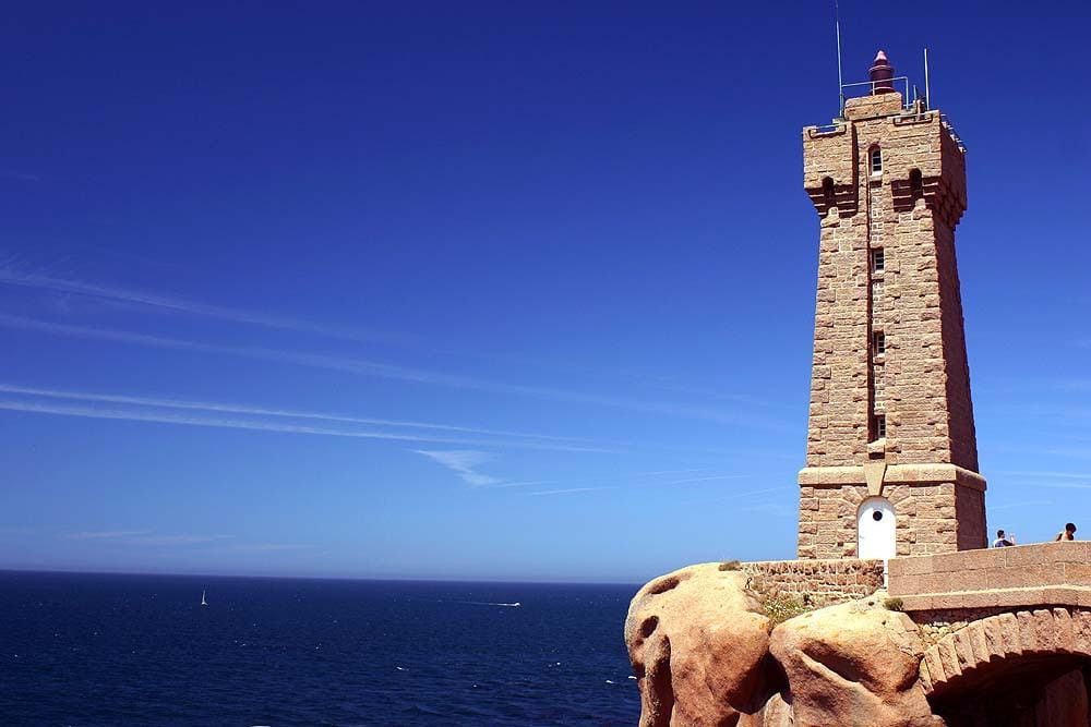 Nine of the Most Iconic Lighthouses in the World (pt 1)