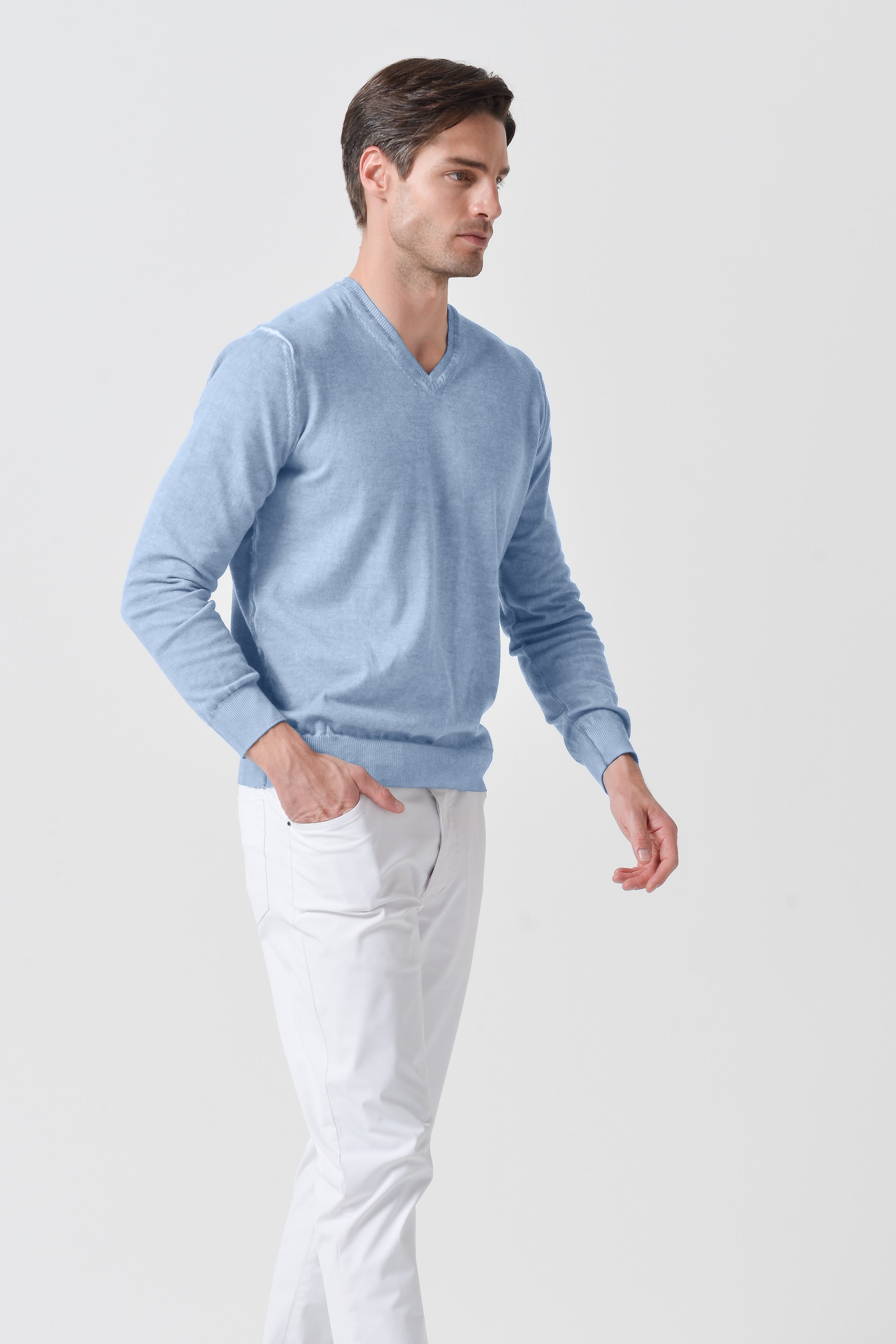 V-Neck Knit - Fiji