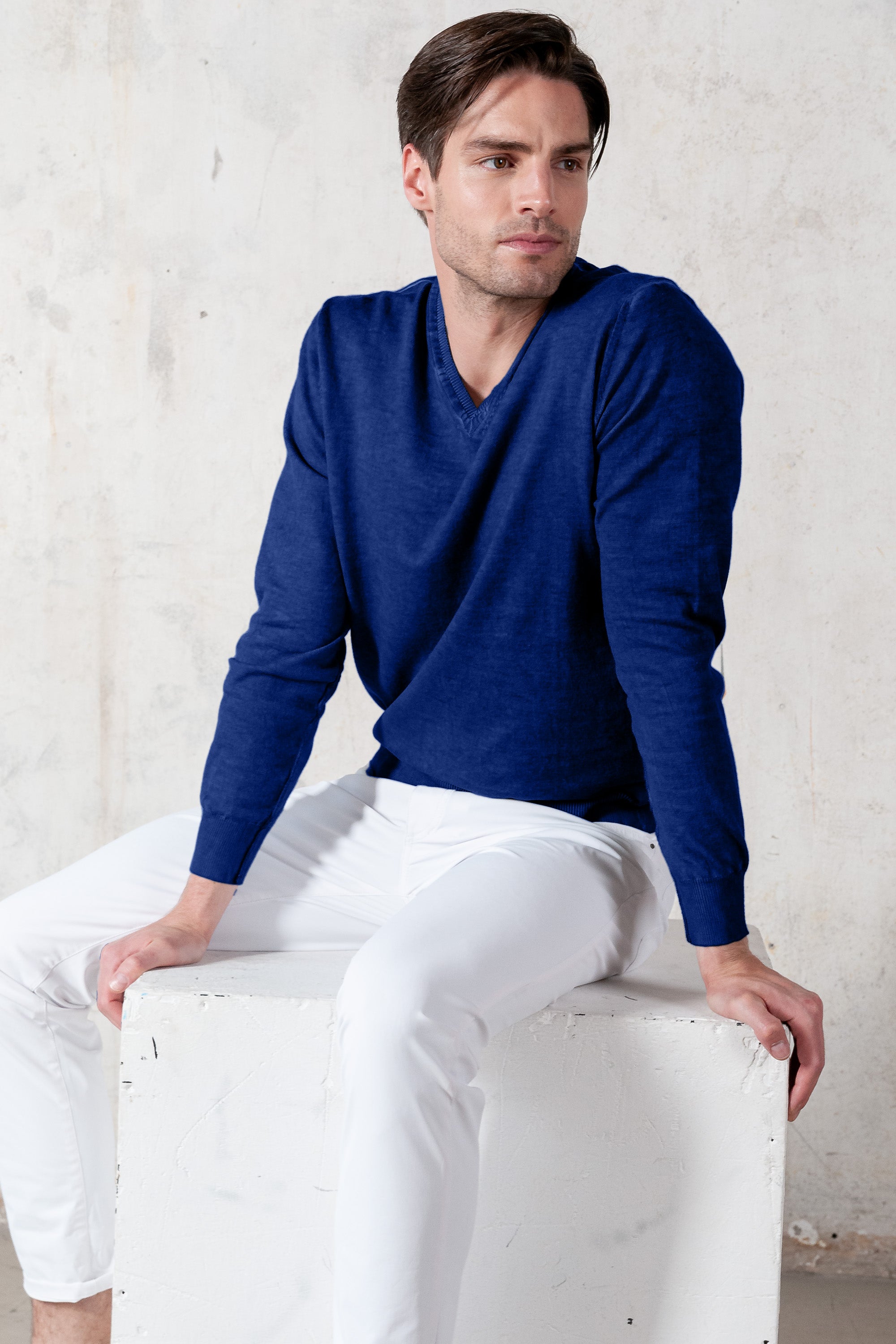 V-Neck Knit - Royal