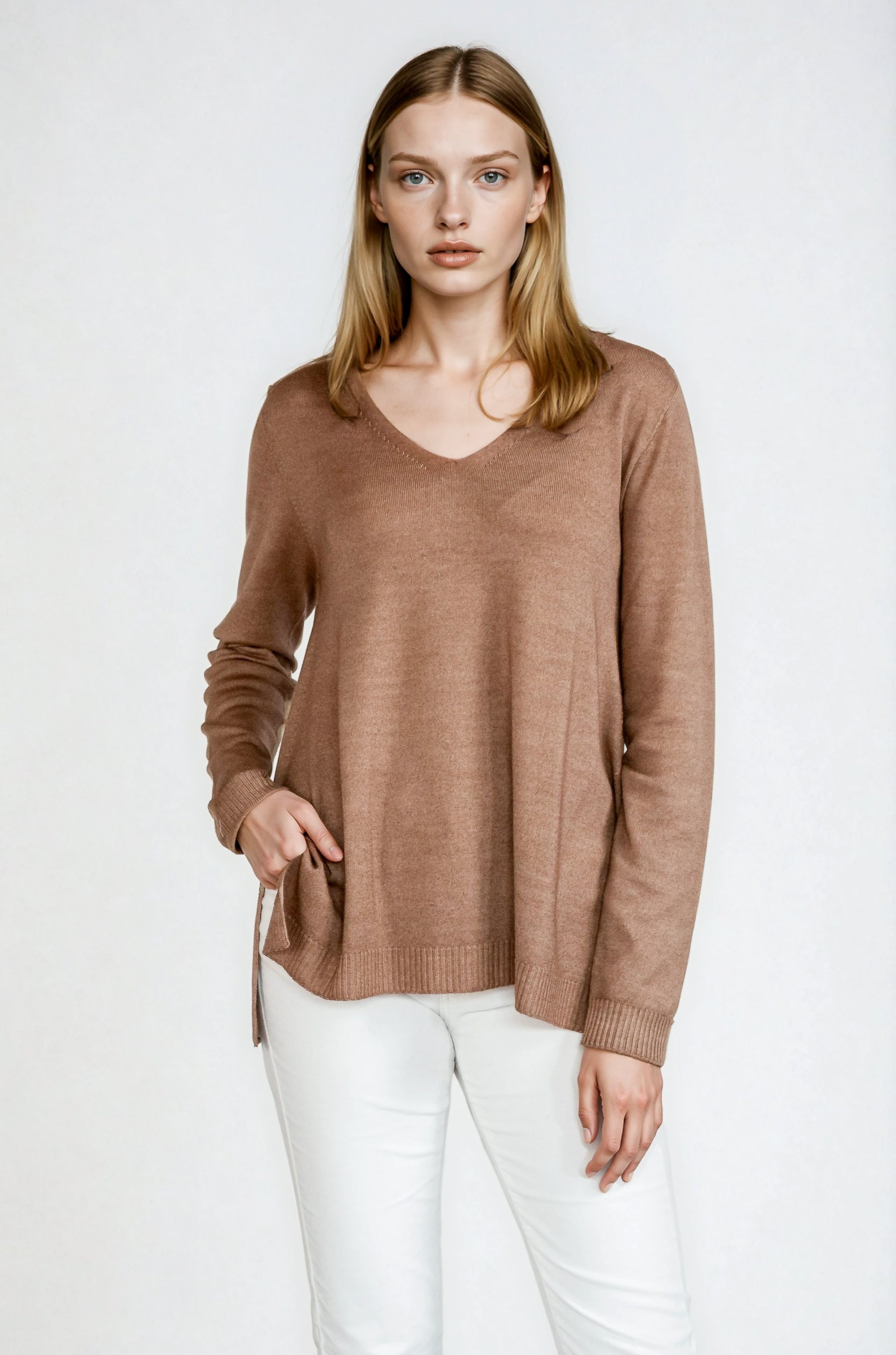 Ebost V-Neck Sweater - Wood