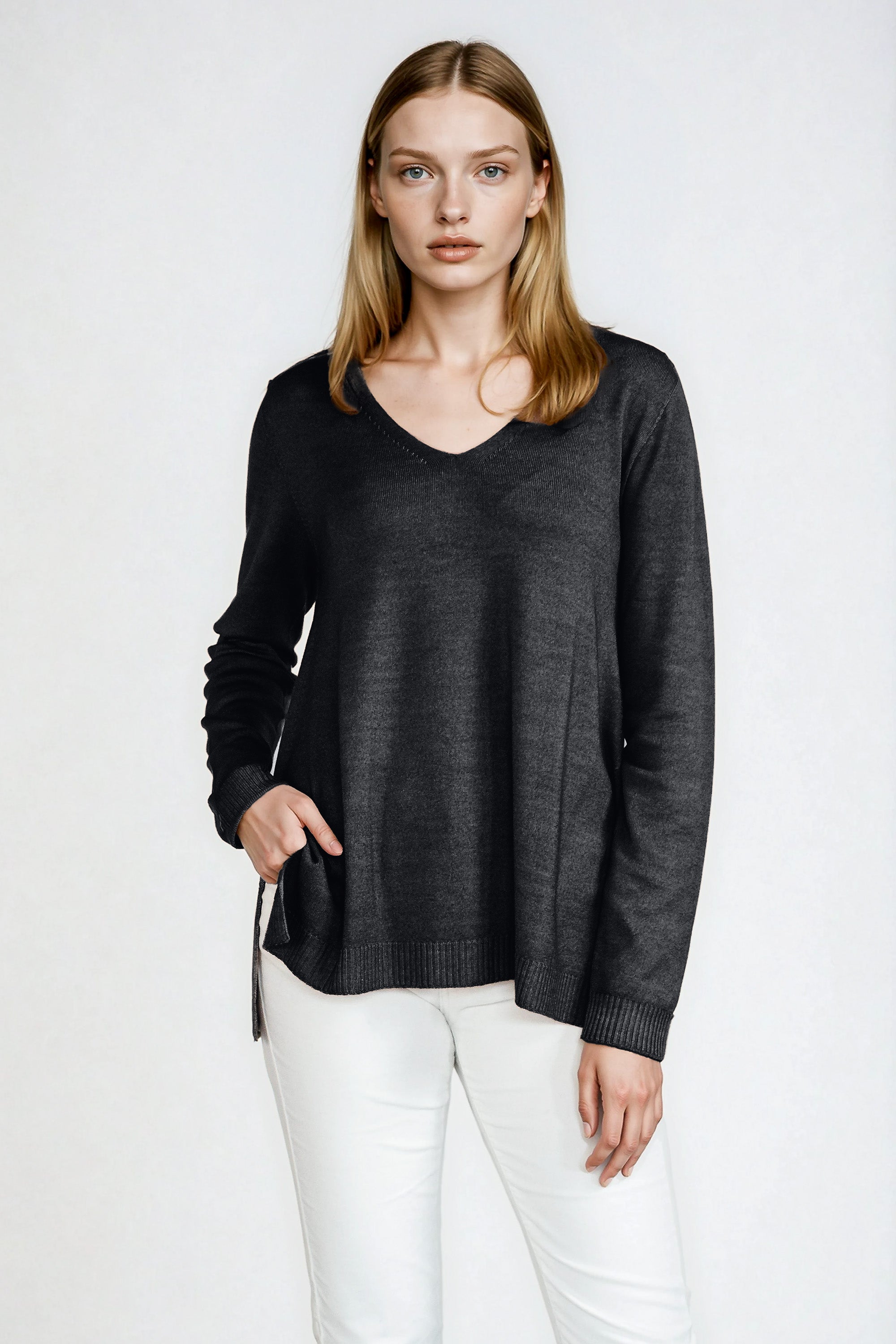 Ebost V-Neck Sweater - Basalt