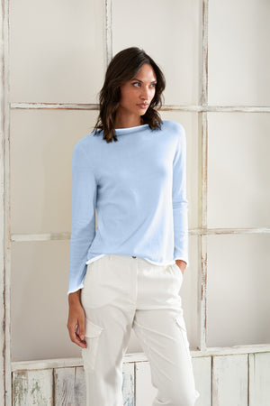 Monica Crewneck in Spray Art - Fiji
