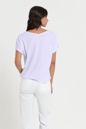 Noli T-Shirt - Women's Wide V-Neck T-Shirt - Lilac