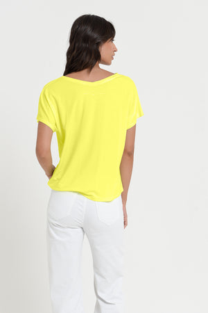 Noli T-Shirt - Women's Wide V-Neck T-Shirt - Lime