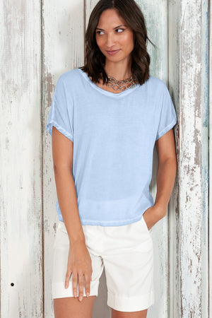 Vado T-Shirt - Women's Crewneck T-Shirt - Fiji