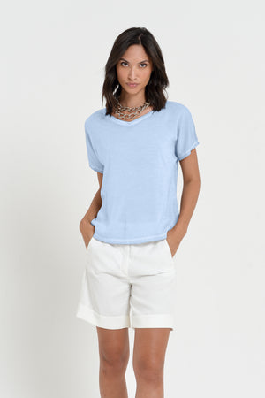 Vado T-Shirt - Women's Crewneck T-Shirt - Fiji