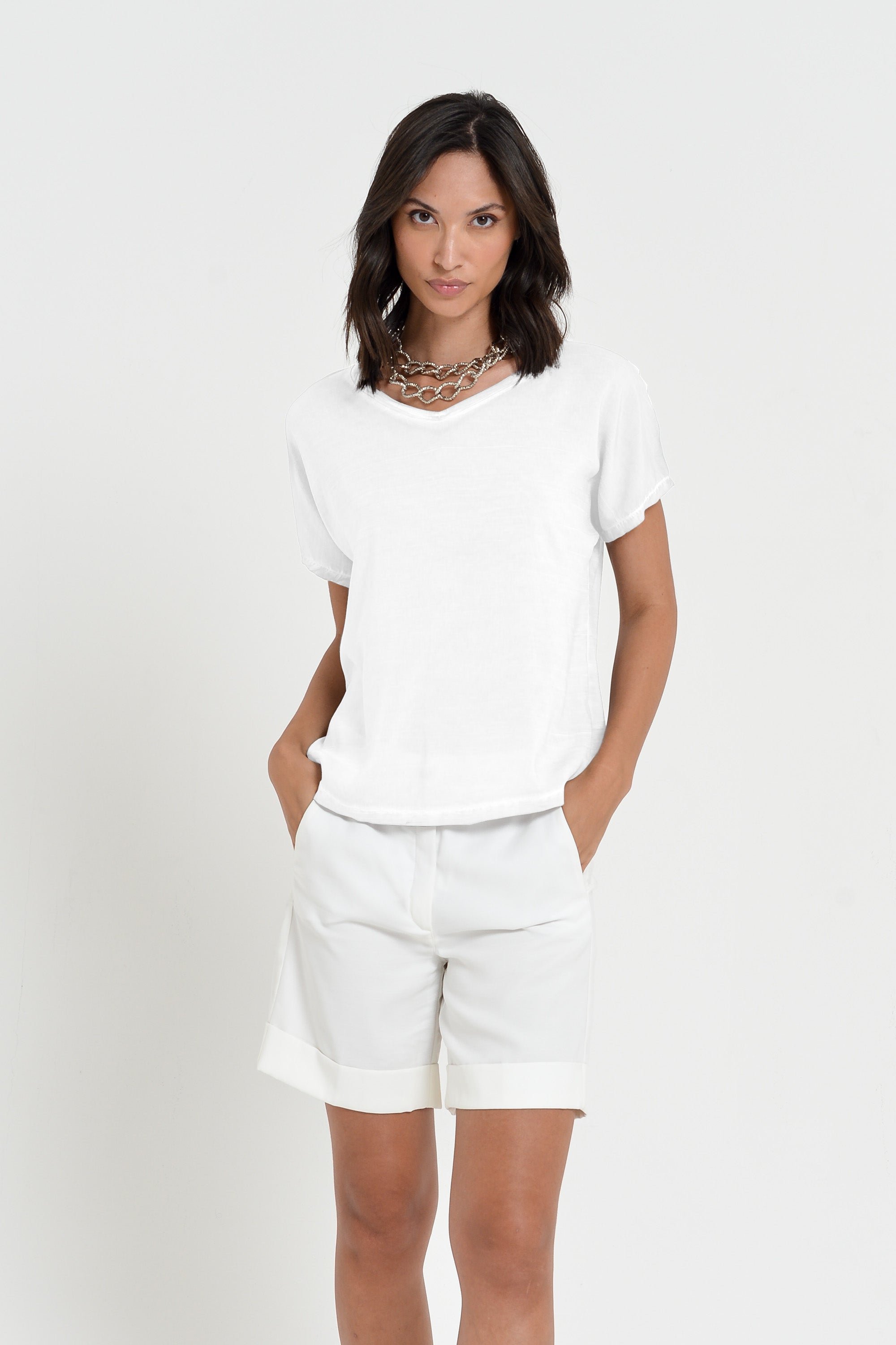 Vado T-Shirt - Women's Crewneck T-Shirt - White