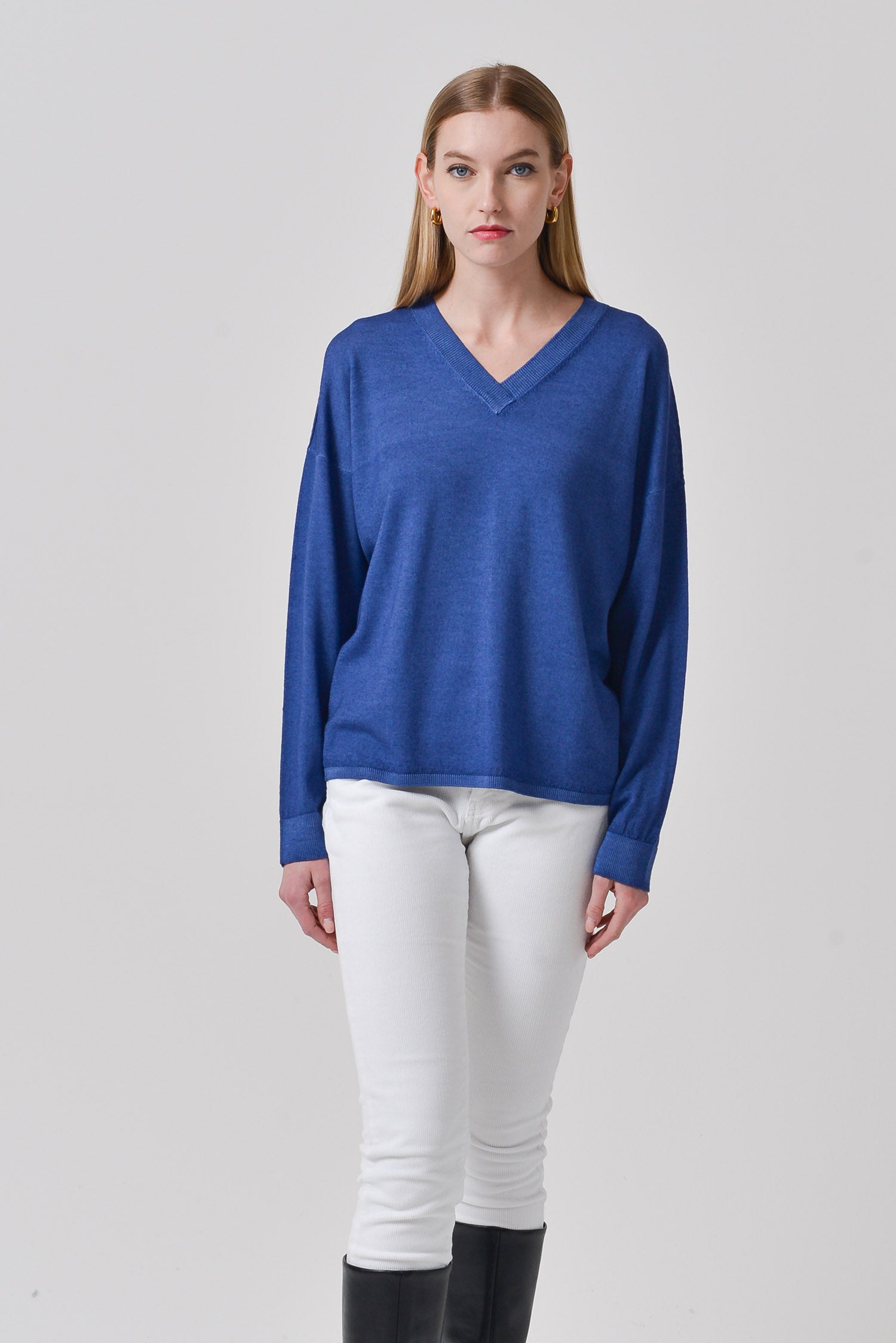 Amy - V-neck Sweater - Crown