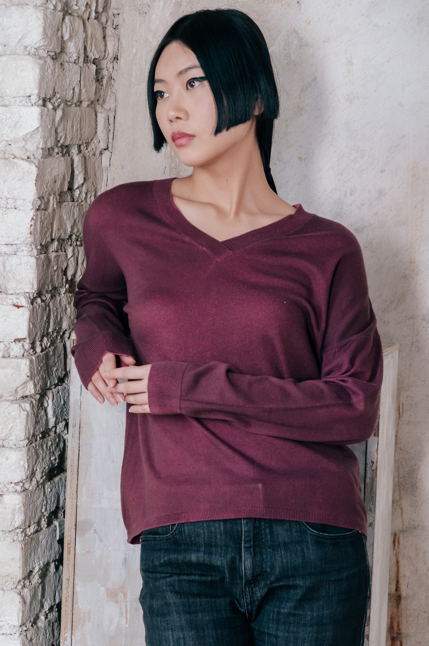 Annie Jewel V-neck Sweater - Ruby