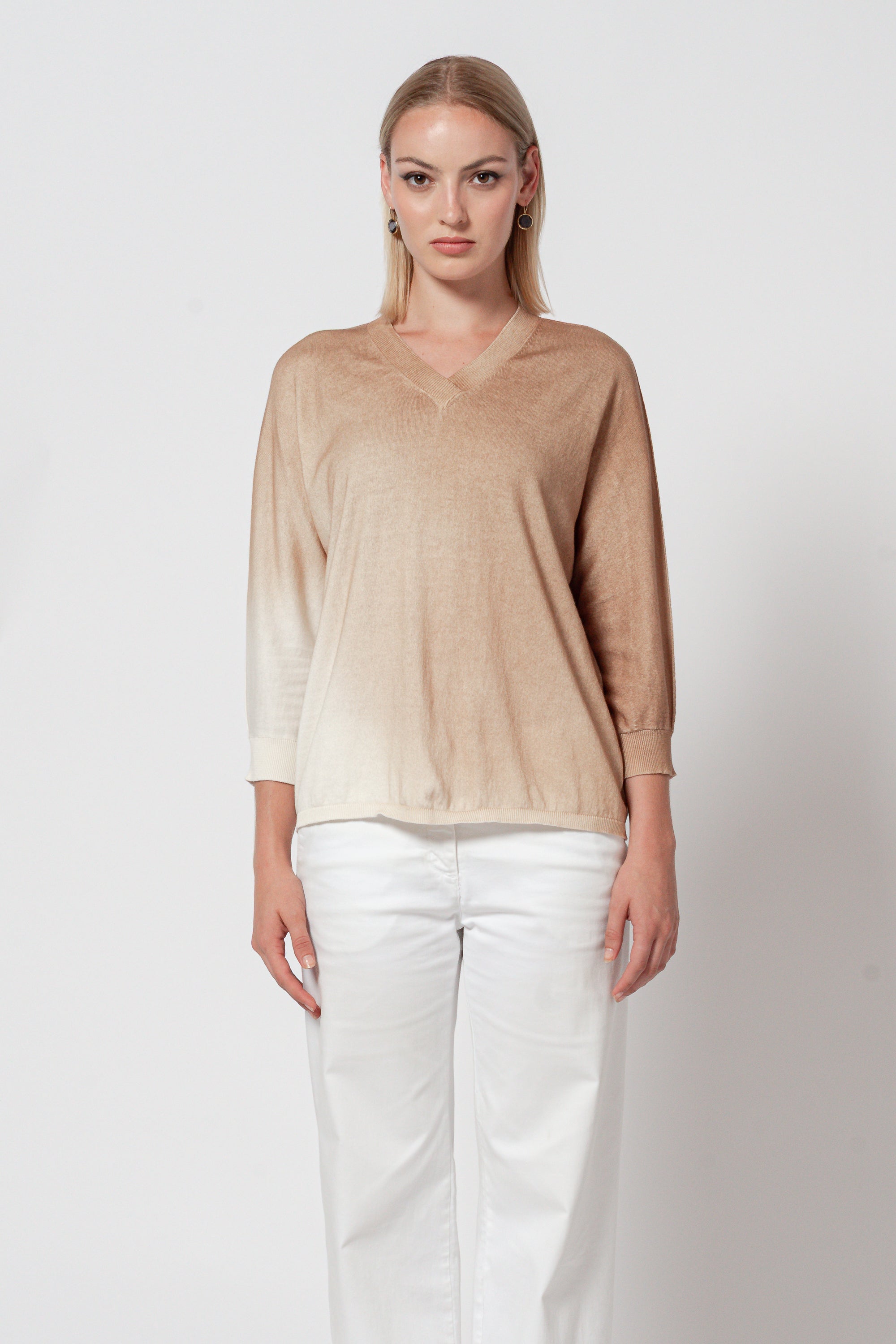 Anna V-Neck Beach Art - Tharros
