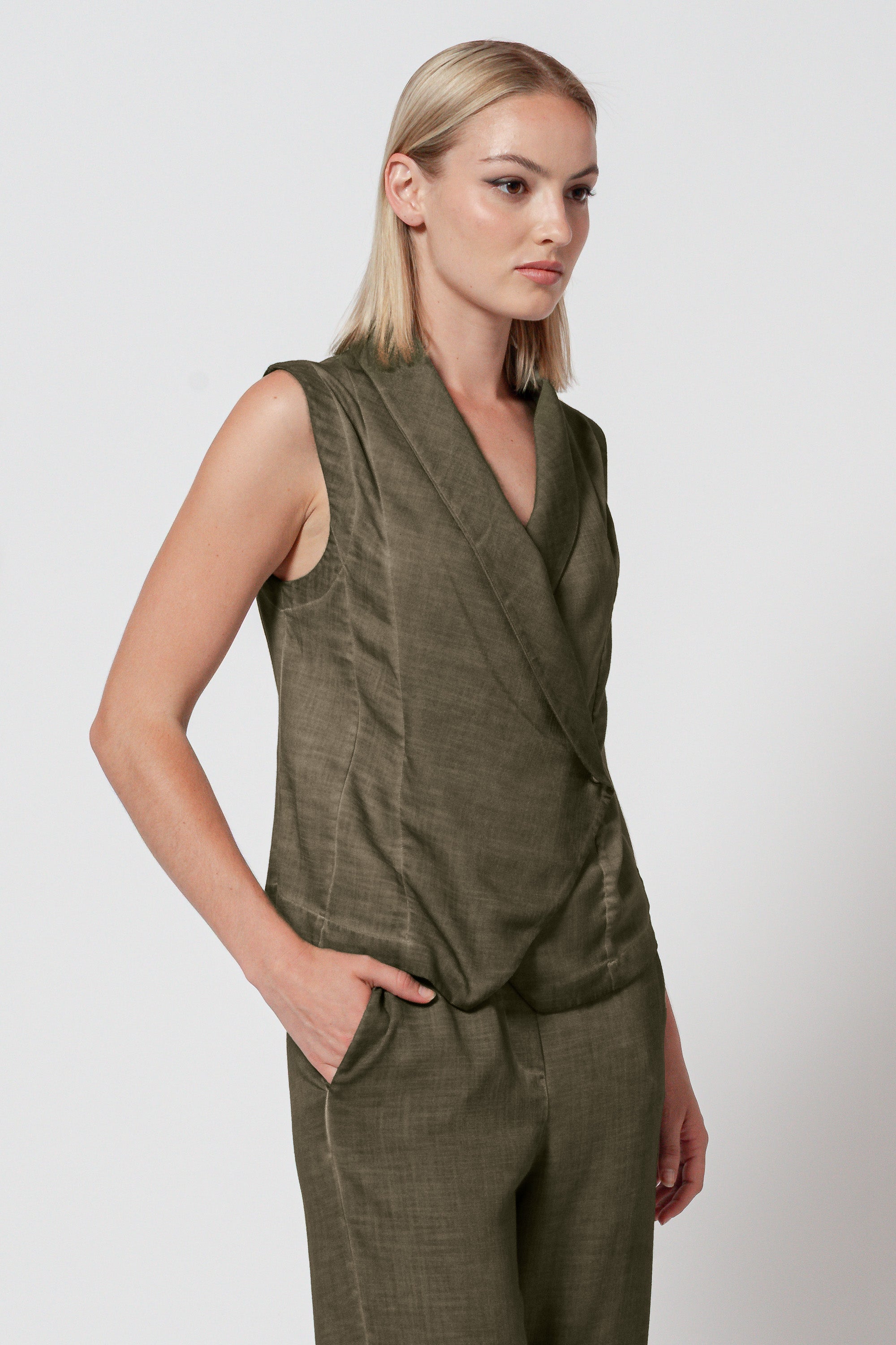 Firefly Vest - Cliff